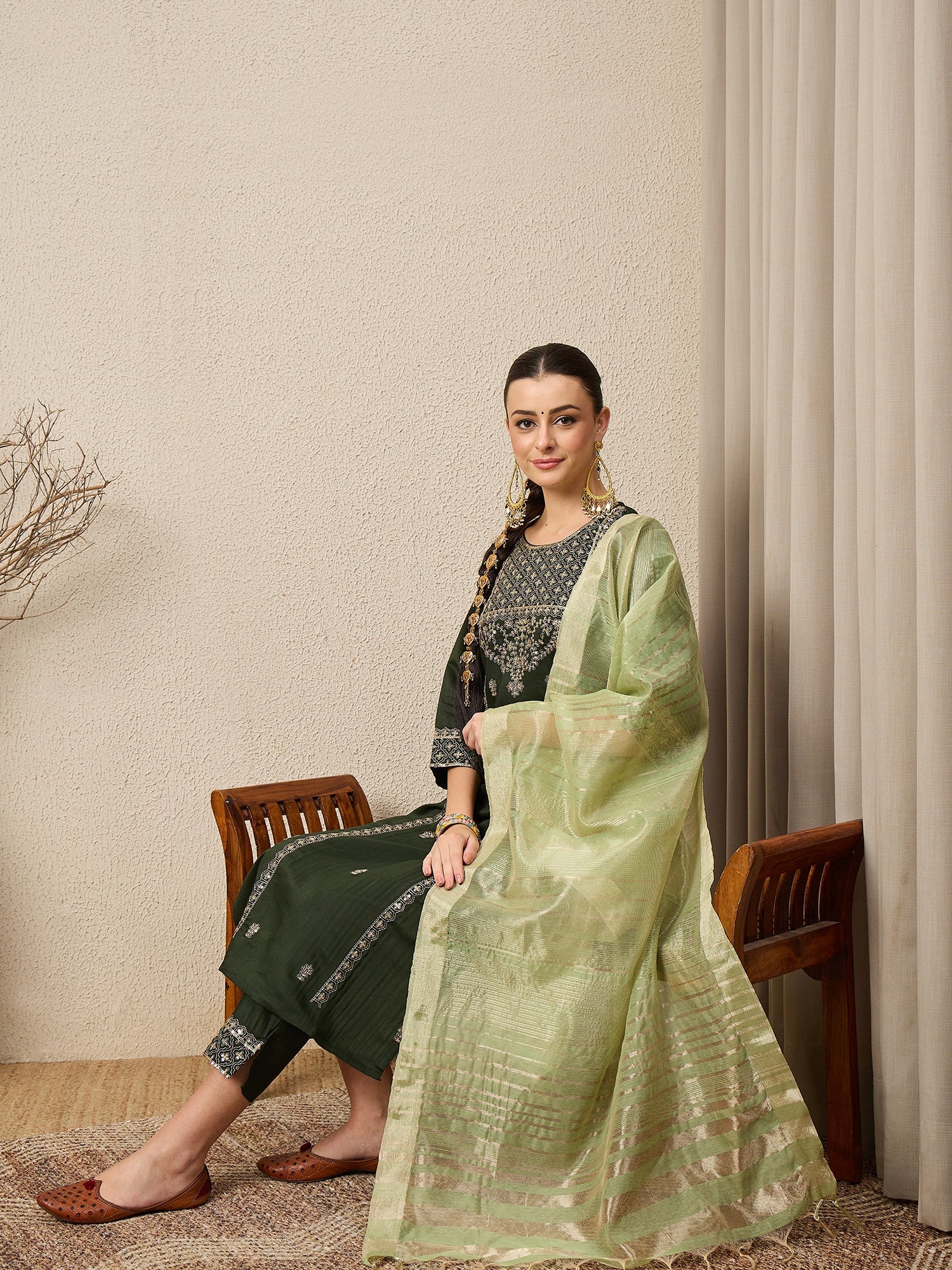 Bhakti green Women Viscose Rayon suit Set