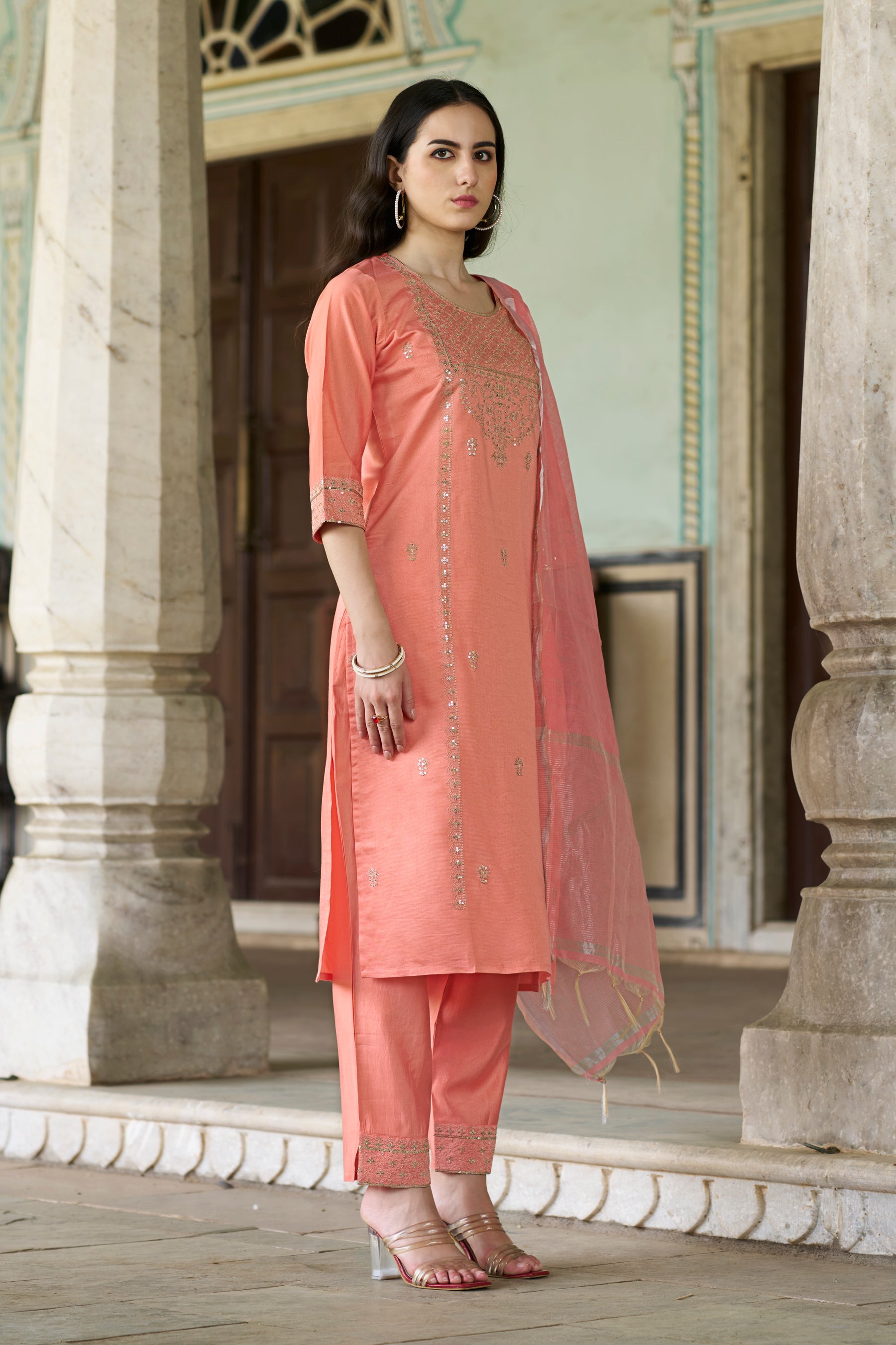 VredeVogel Women Kurta and Pant Sest Viscose Rayon