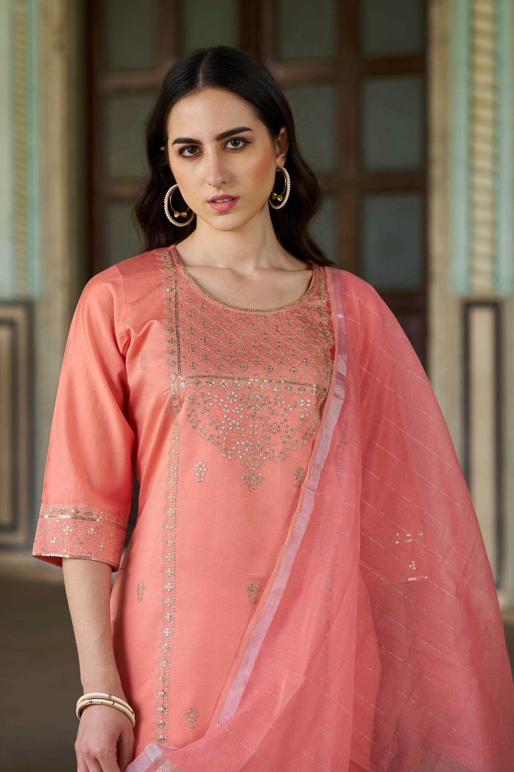 VredeVogel Women Kurta and Pant Sest Viscose Rayon