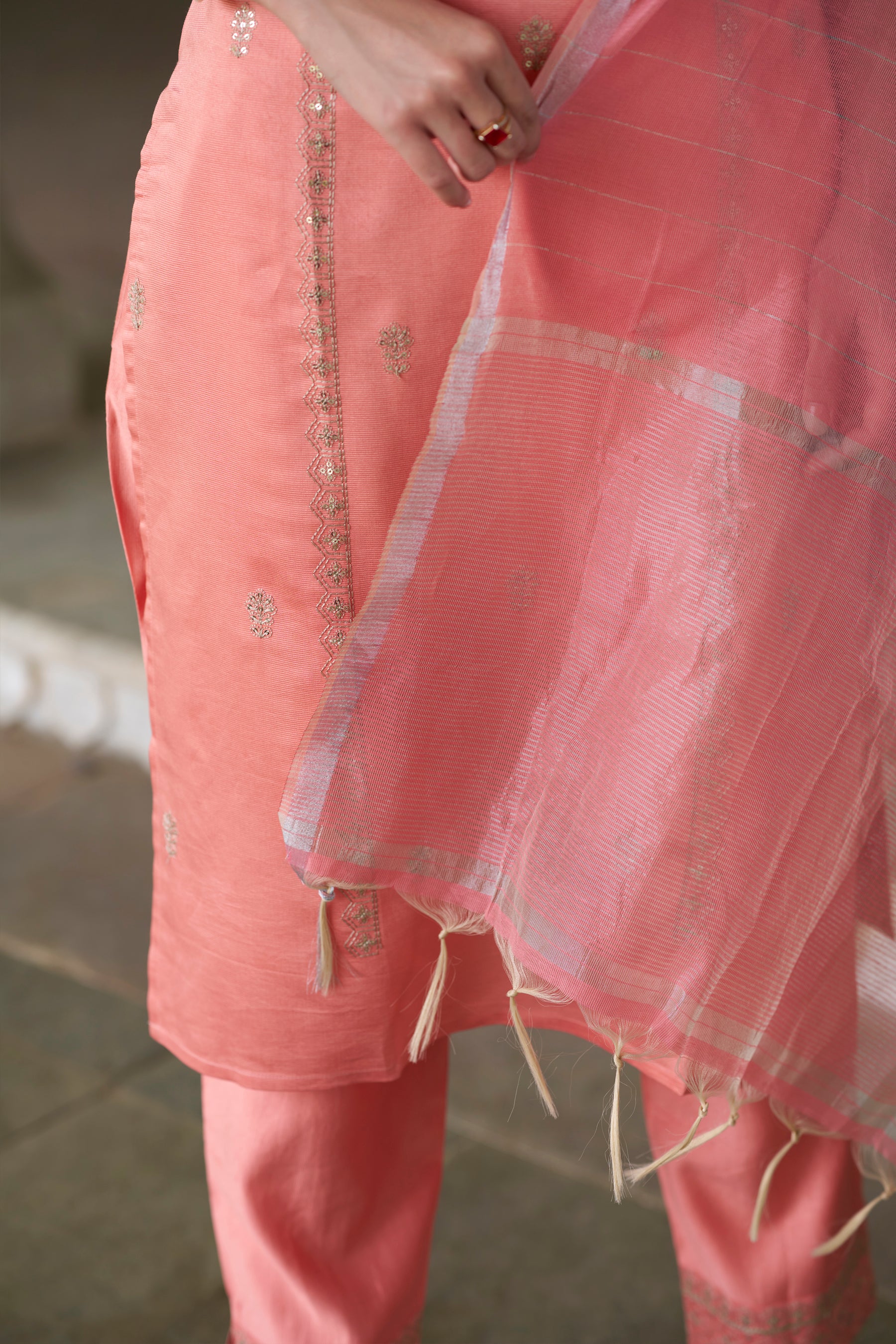 VredeVogel Women Kurta and Pant Sest Viscose Rayon