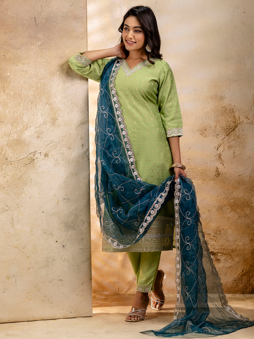 VredeVogel Chanderi Silk Blend Kurta Set