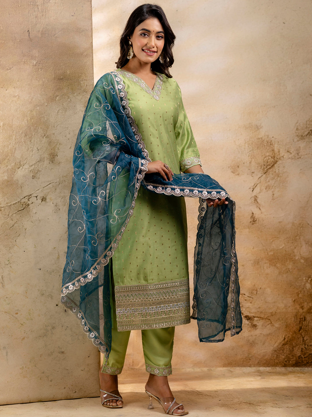 VredeVogel Chanderi Silk Blend Kurta Set
