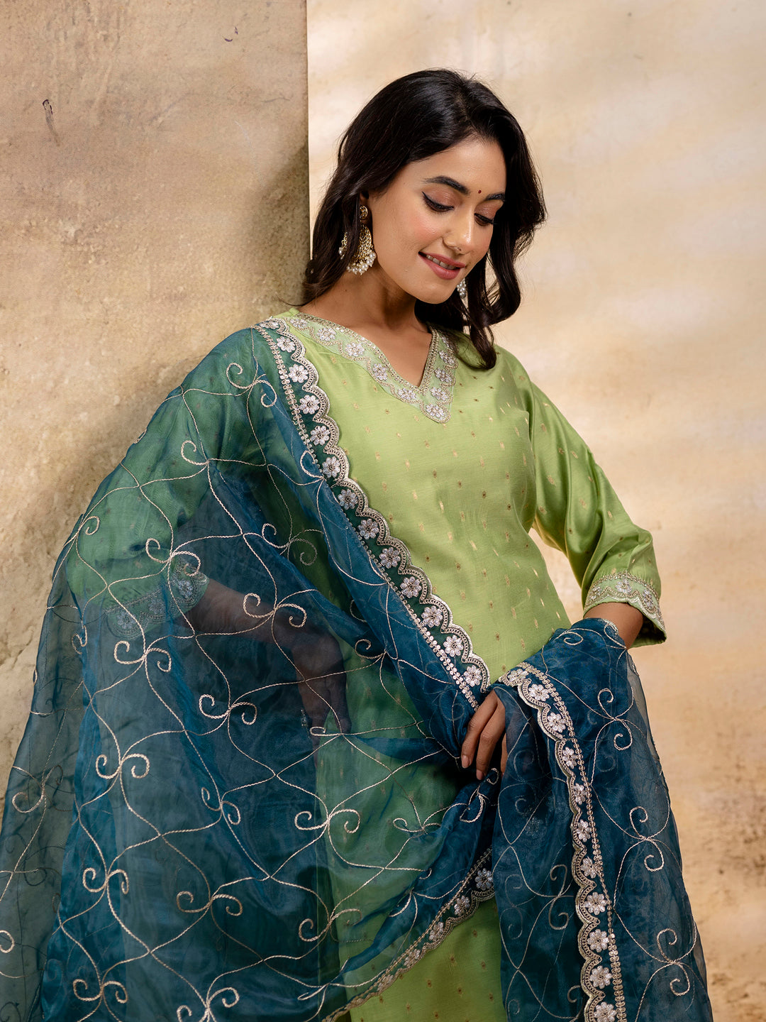 VredeVogel Chanderi Silk Blend Kurta Set