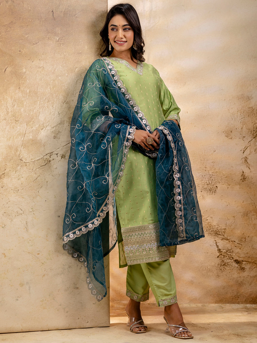 VredeVogel Chanderi Silk Blend Kurta Set