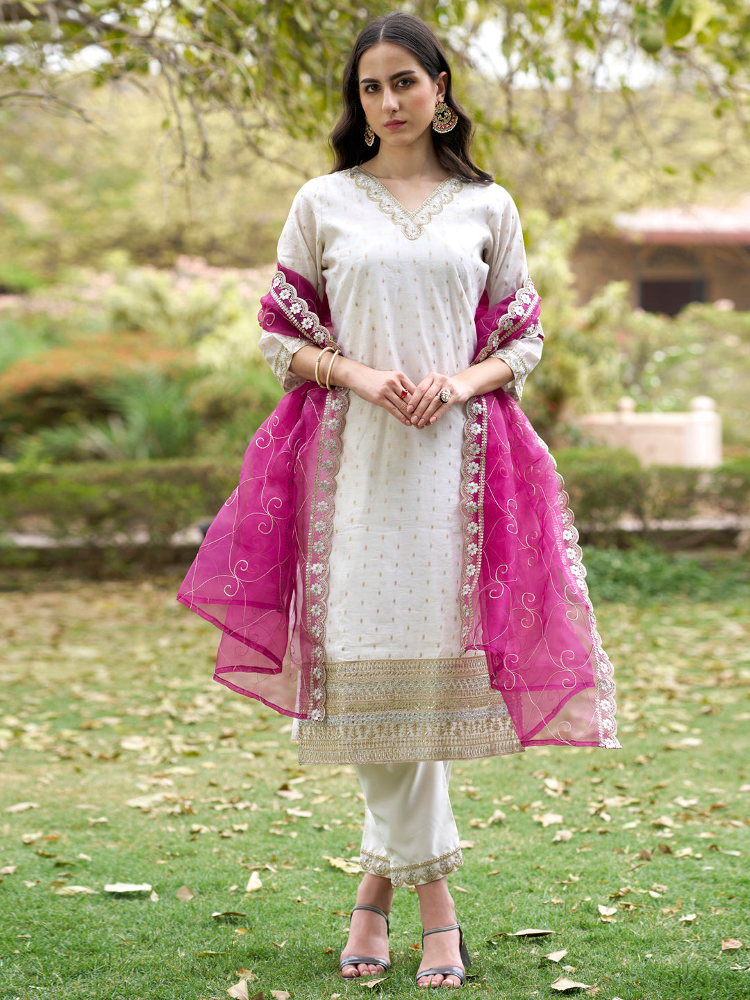VredeVogel Chanderi Silk Blend Kurta Set