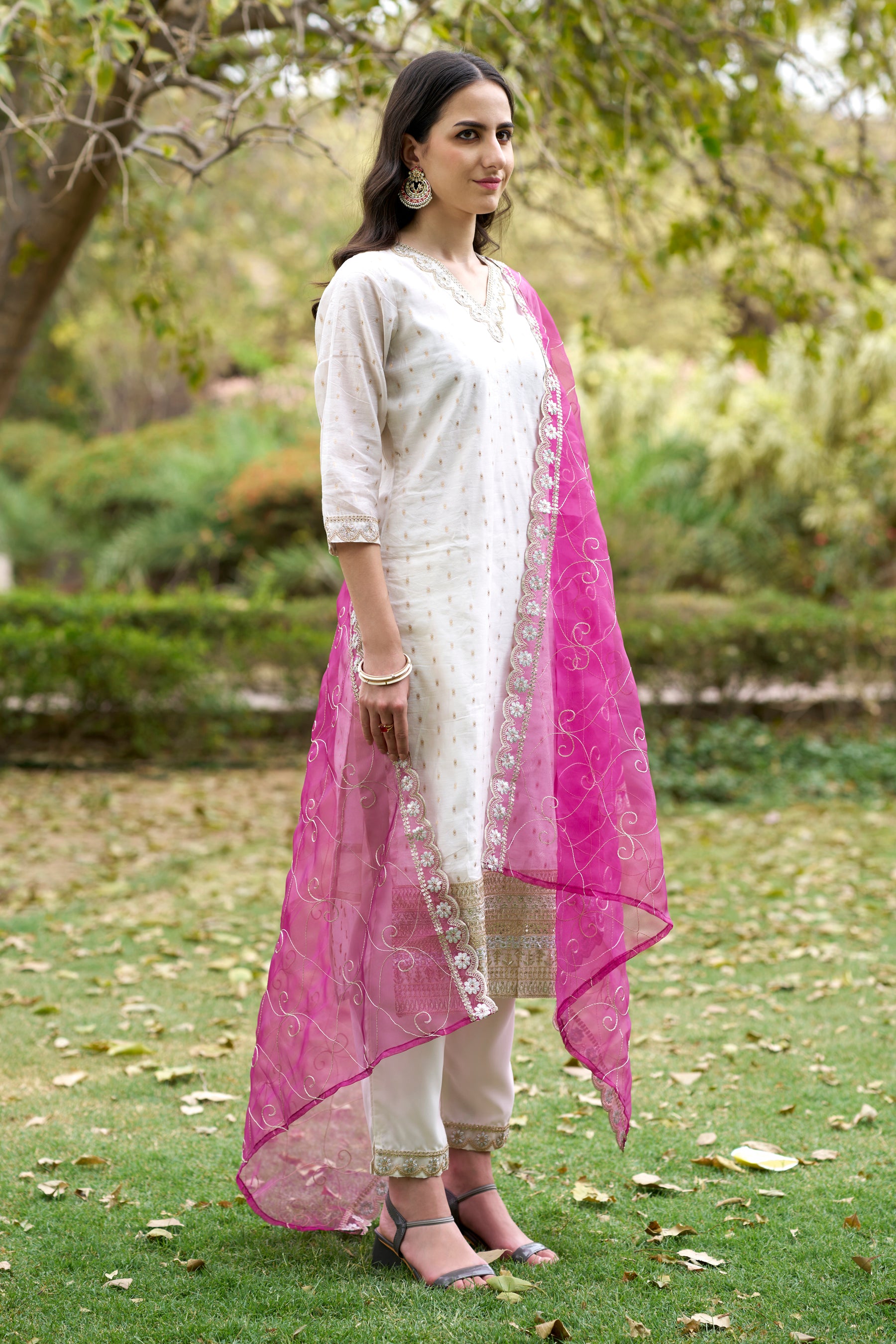 VredeVogel Chanderi Silk Blend Kurta Set