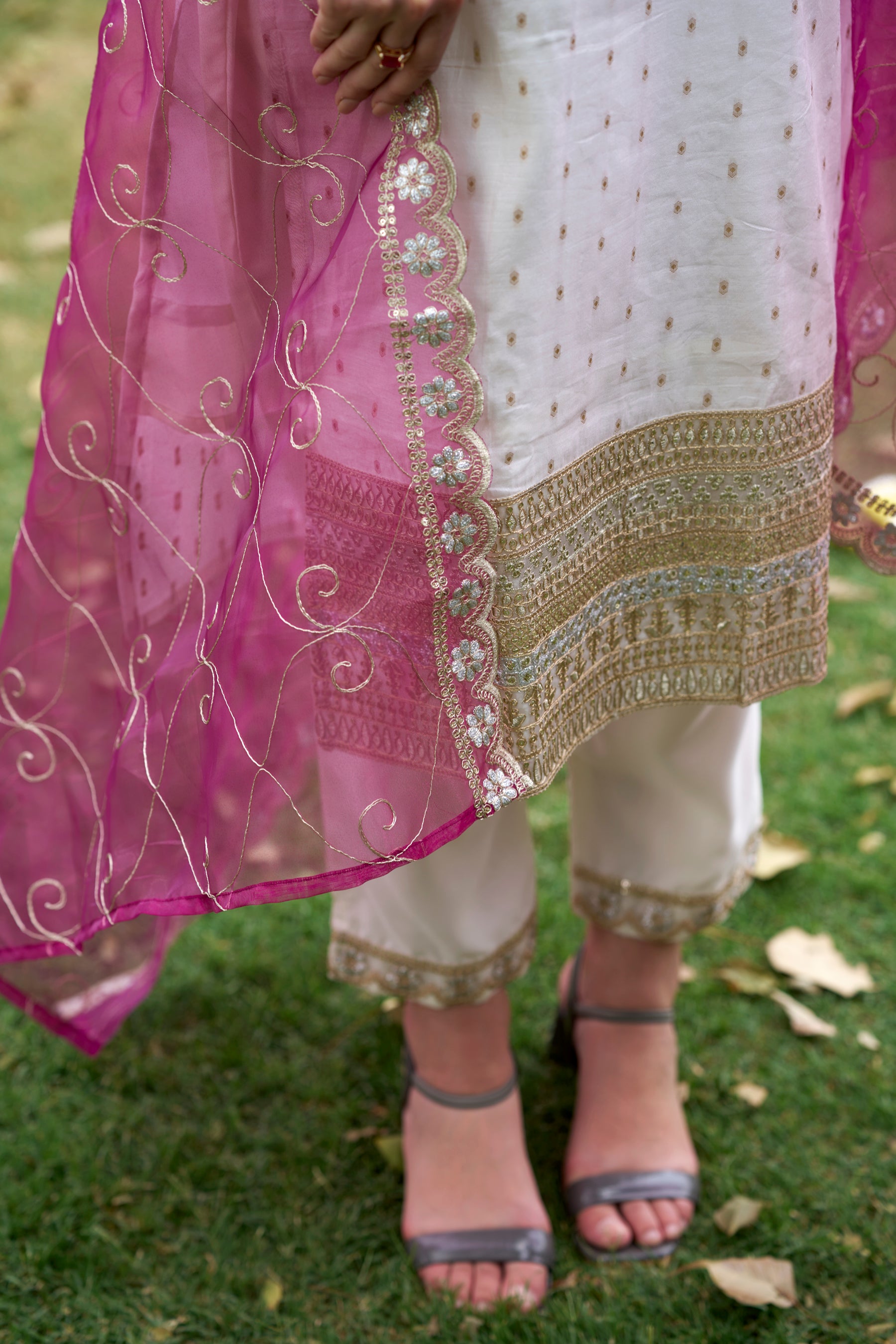 VredeVogel Chanderi Silk Blend Kurta Set