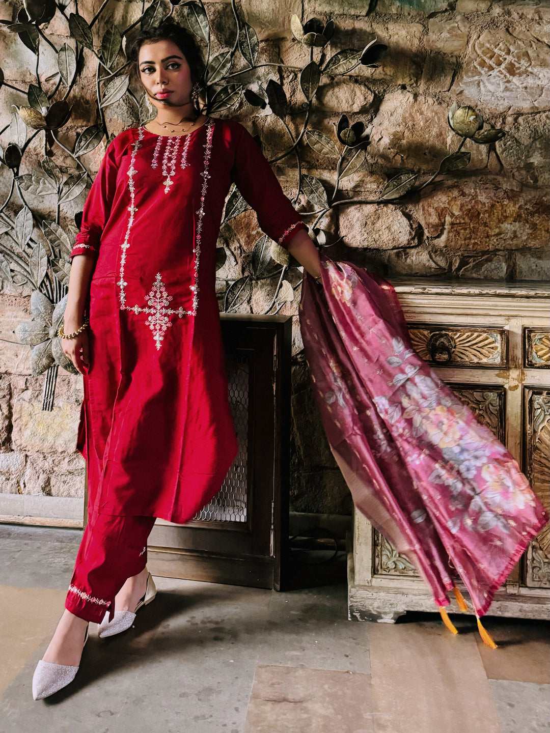 VredeVogel Women Kurta and Pant Sets  Viscos Roman Silk Fabric