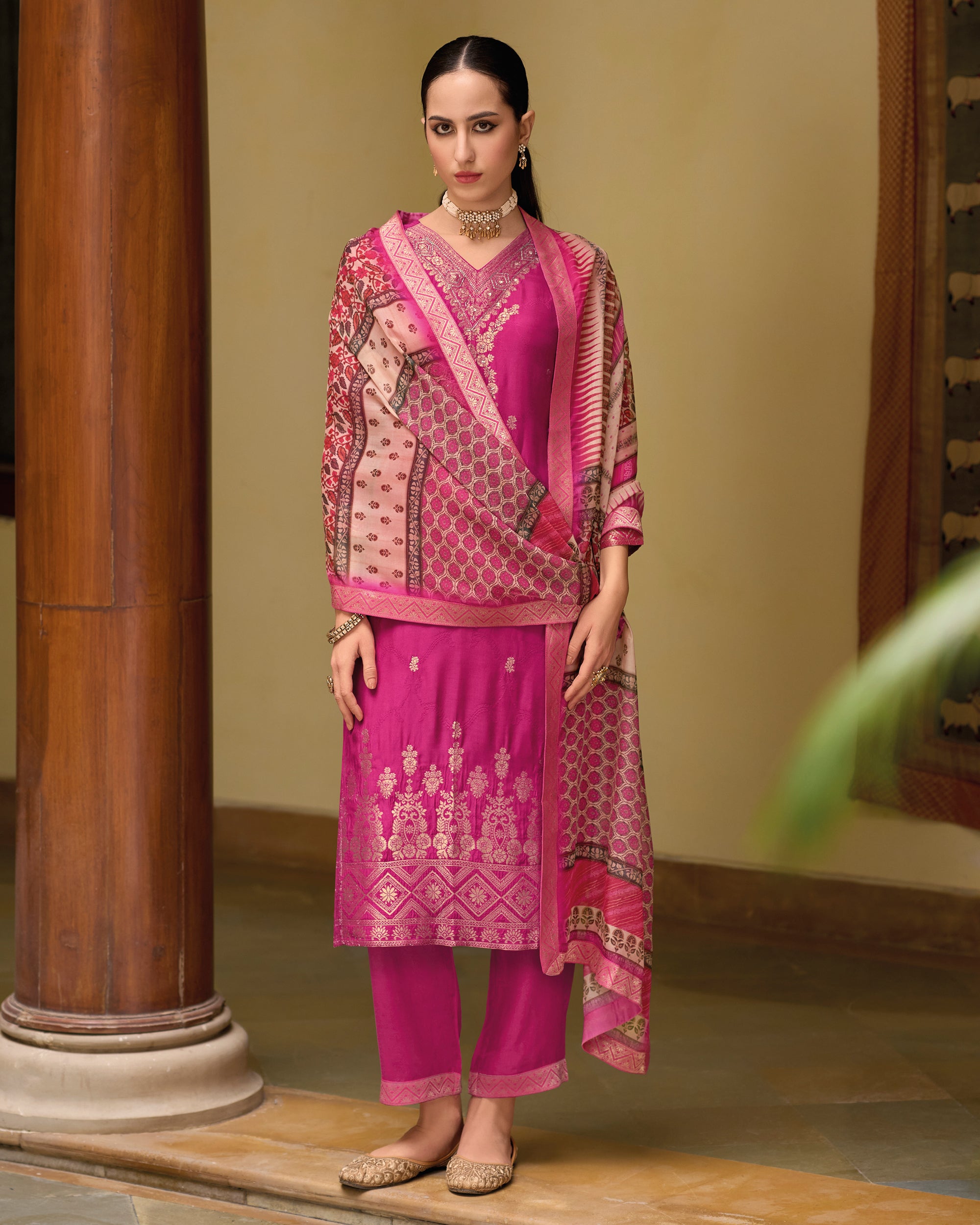 VredeVogel Viscose Self Jacquard Women Kurta and Trouser Duppata Set
