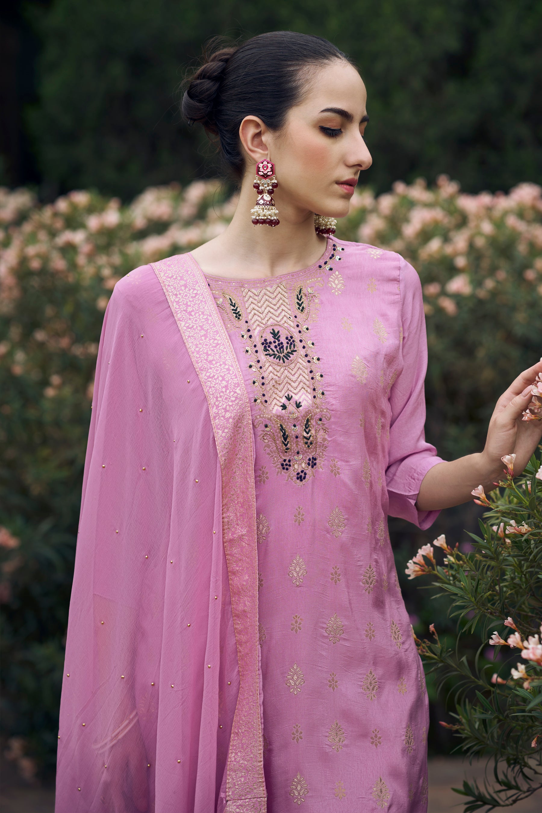 VredeVogel Women Kurta and Pant Sets Dupatta Viscose Rayon Silk Blend with Handwork