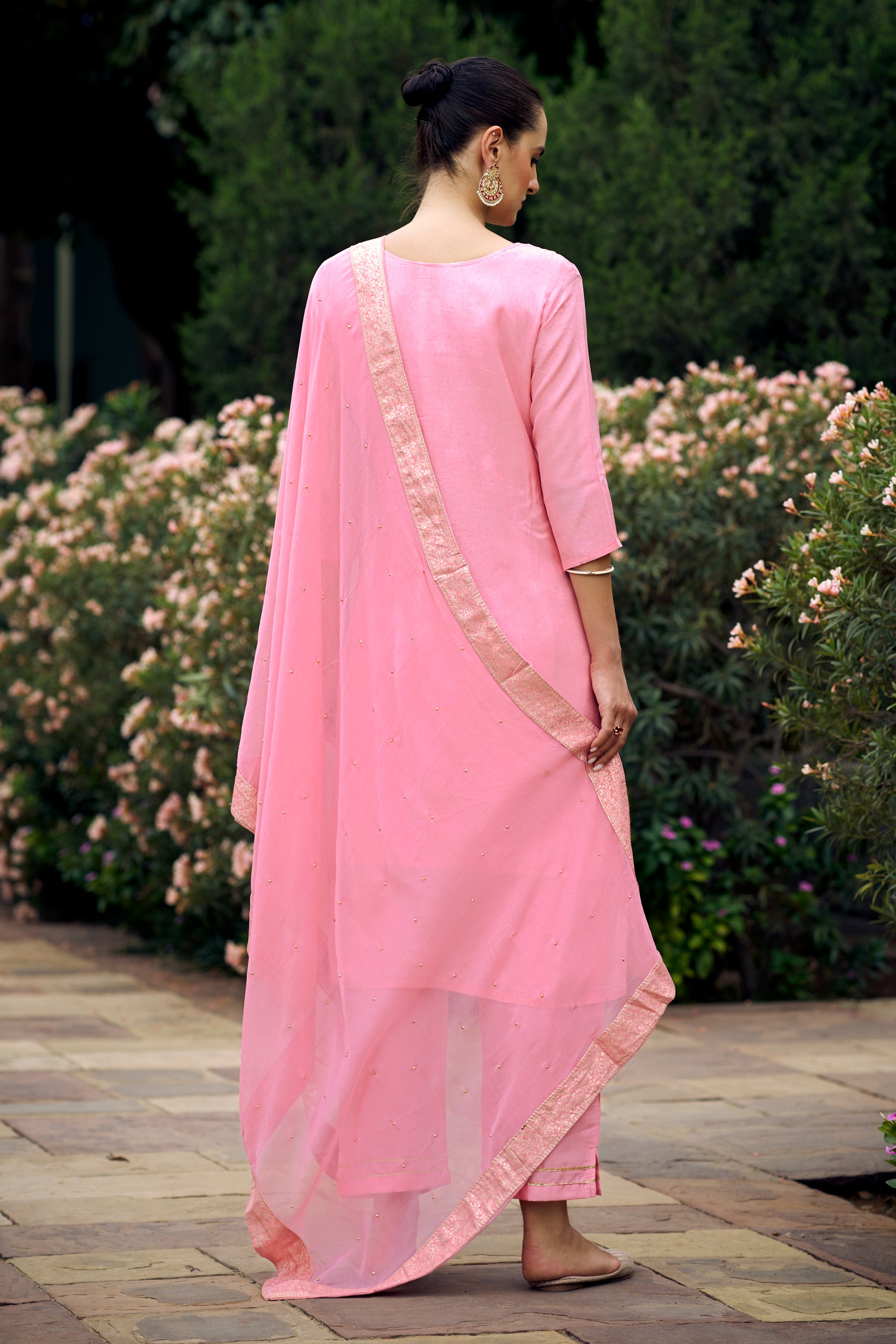 VredeVogel Women Kurta and Pant Sets Dupatta Viscose Rayon Silk Blend with Handwork