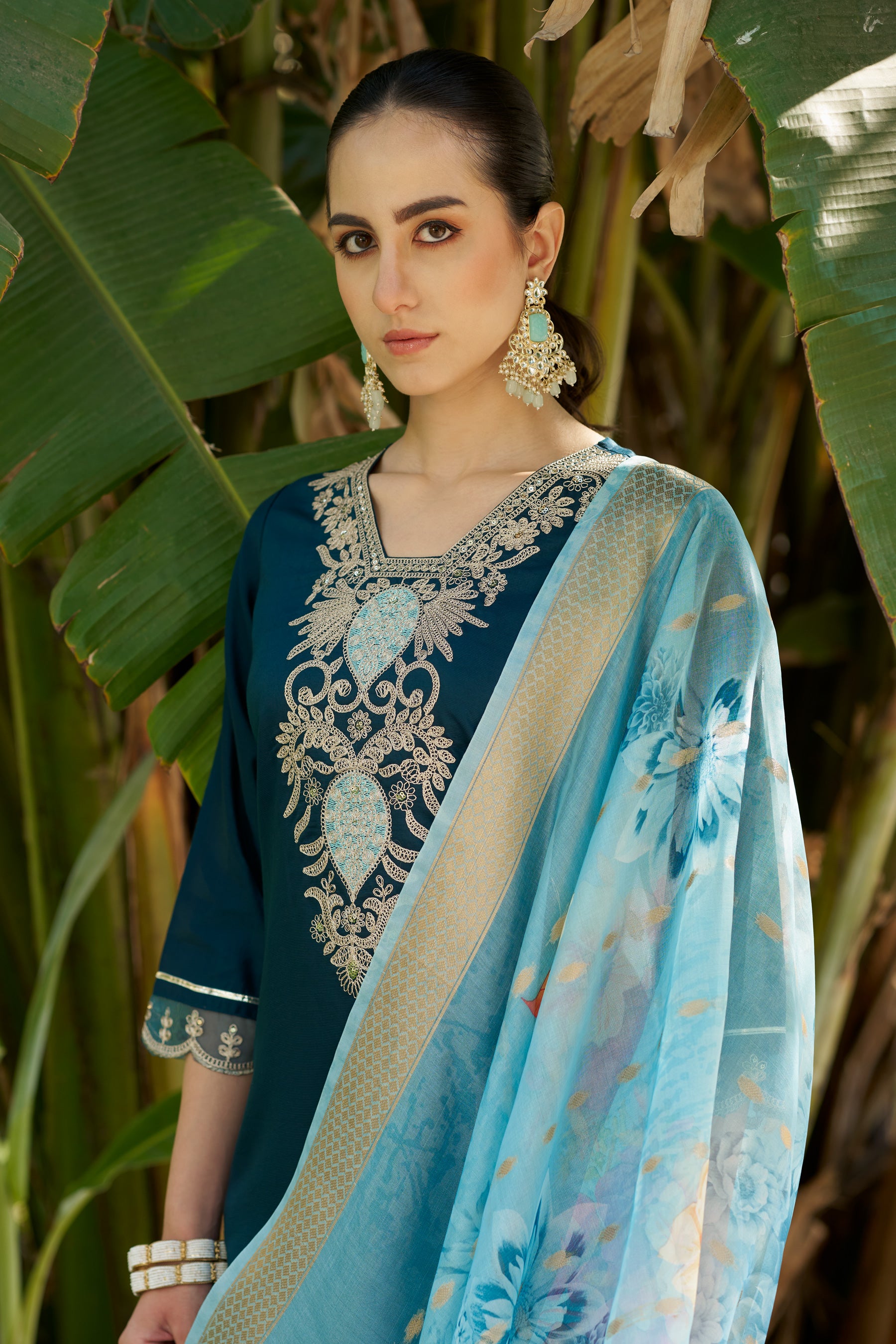 VredeVogel Women Kurta and Pant Viscose Rayon Fabric