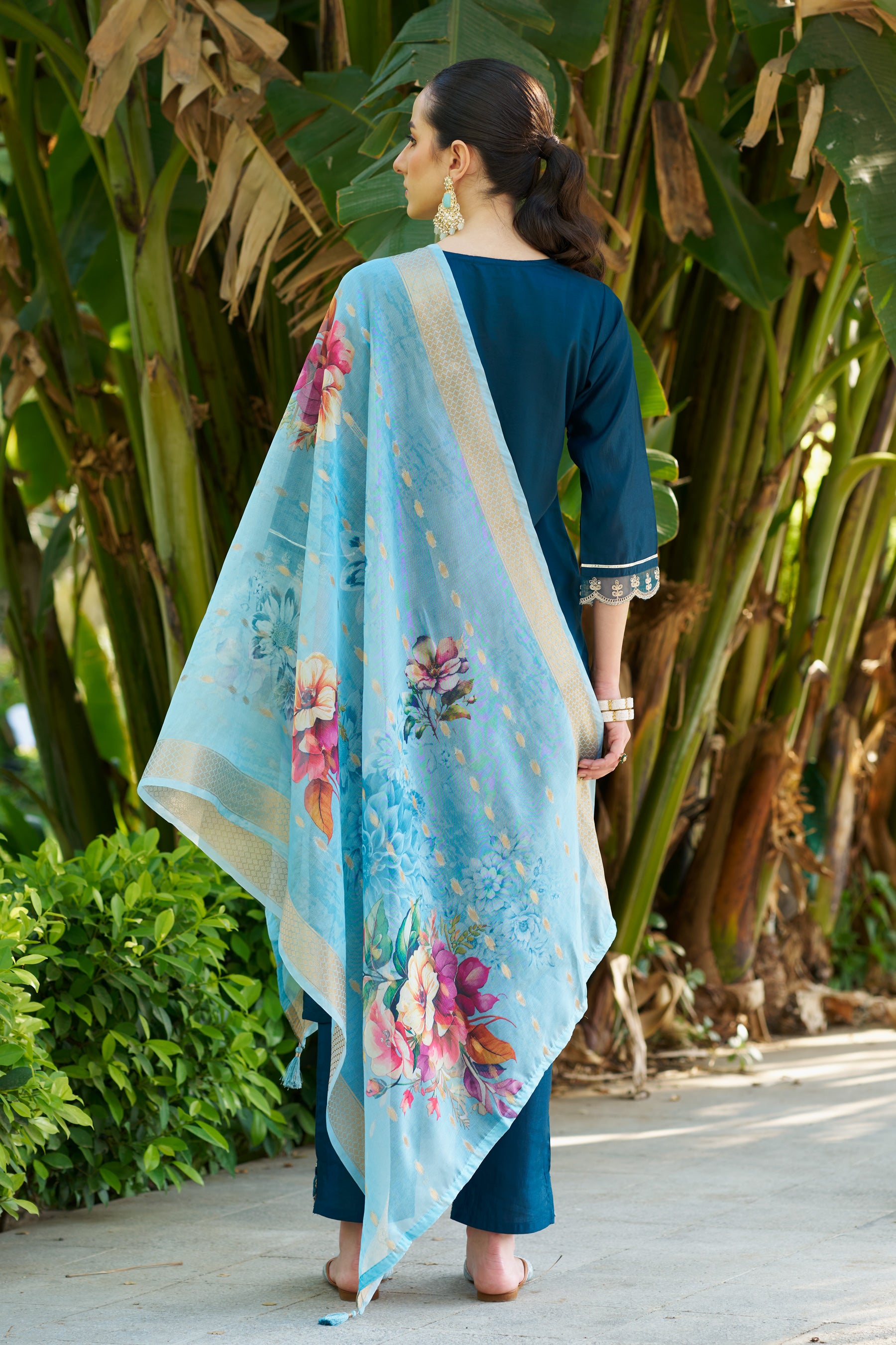 VredeVogel Women Kurta and Pant Viscose Rayon Fabric