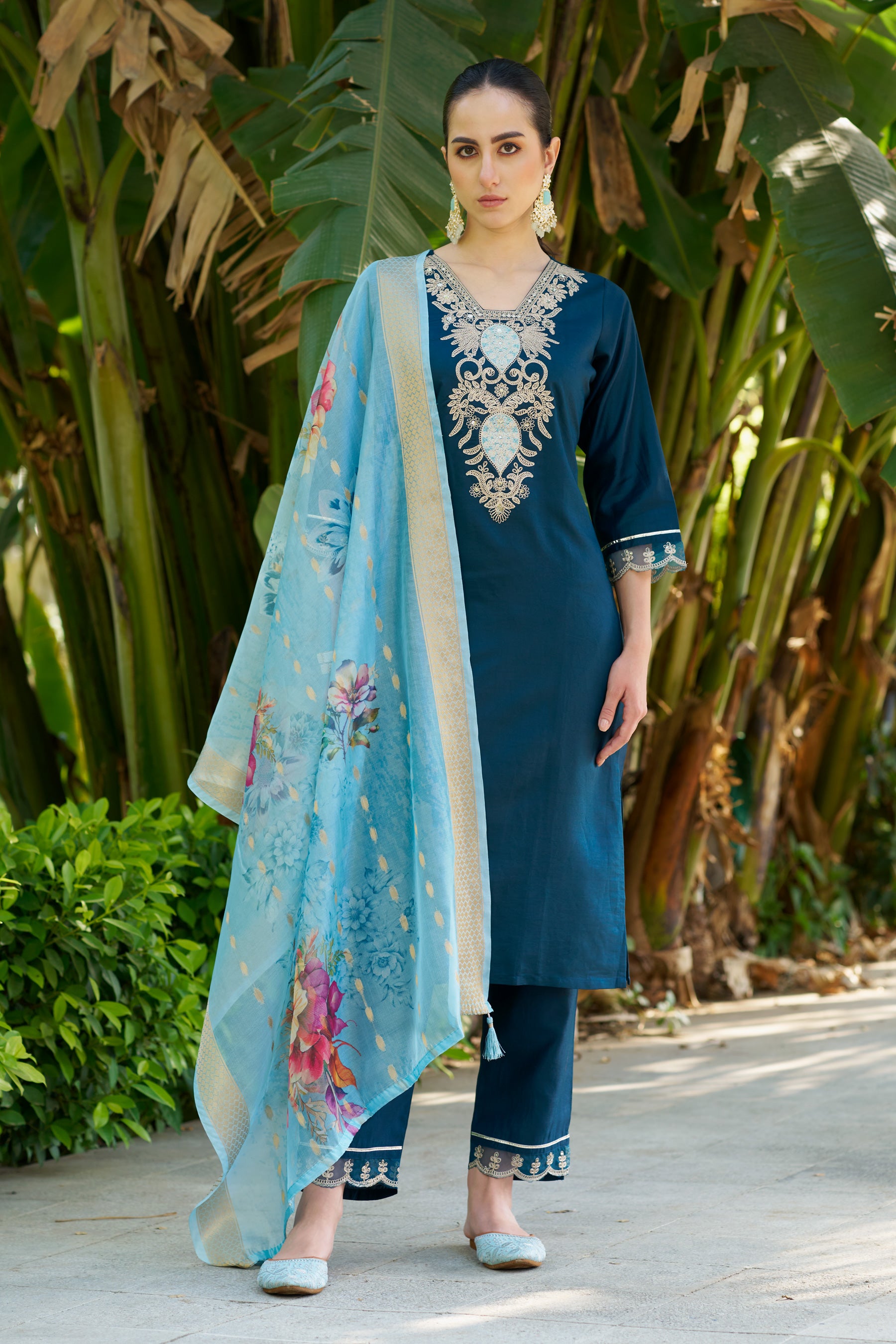 VredeVogel Women Kurta and Pant Viscose Rayon Fabric