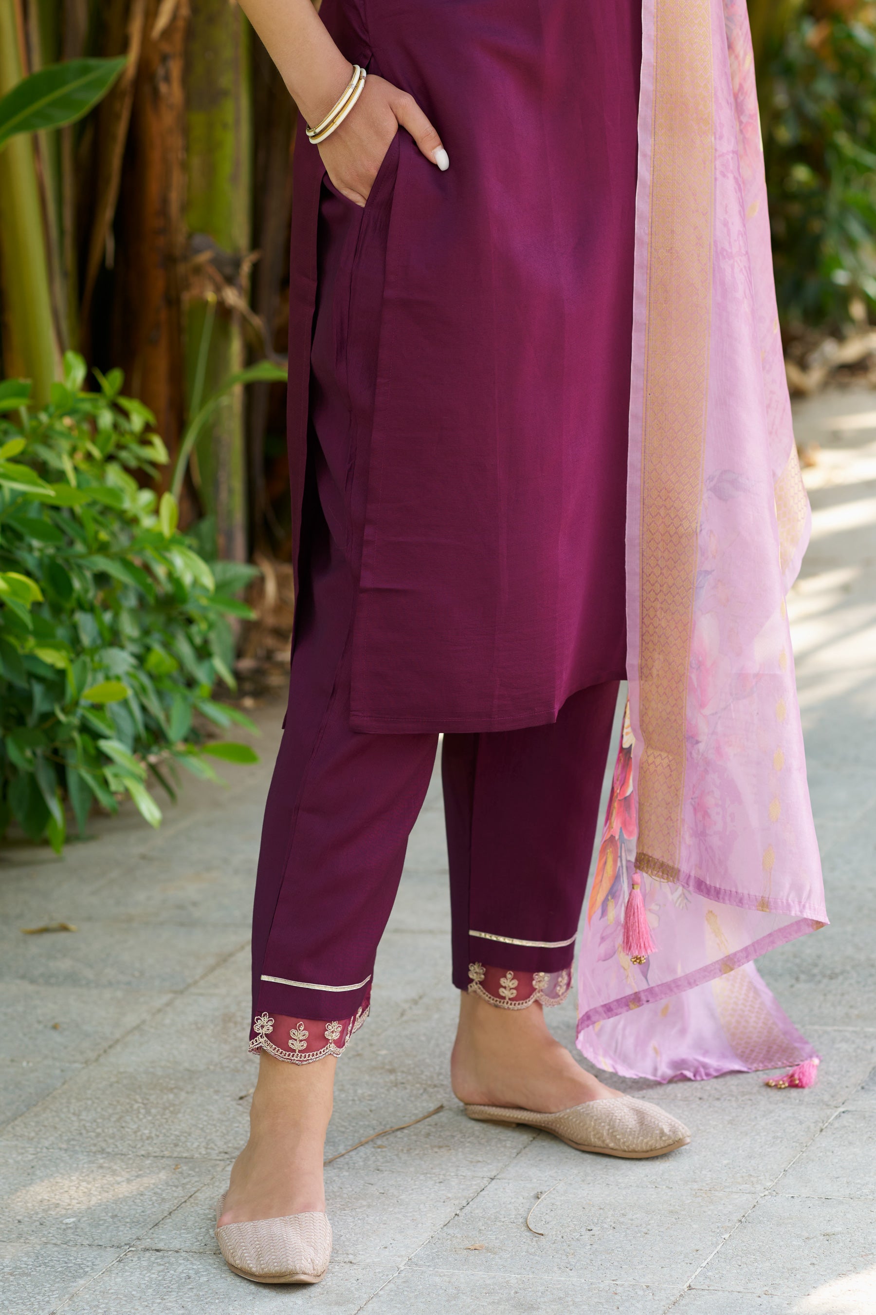 VredeVogel Women Kurta and Pant Viscose Rayon Fabric