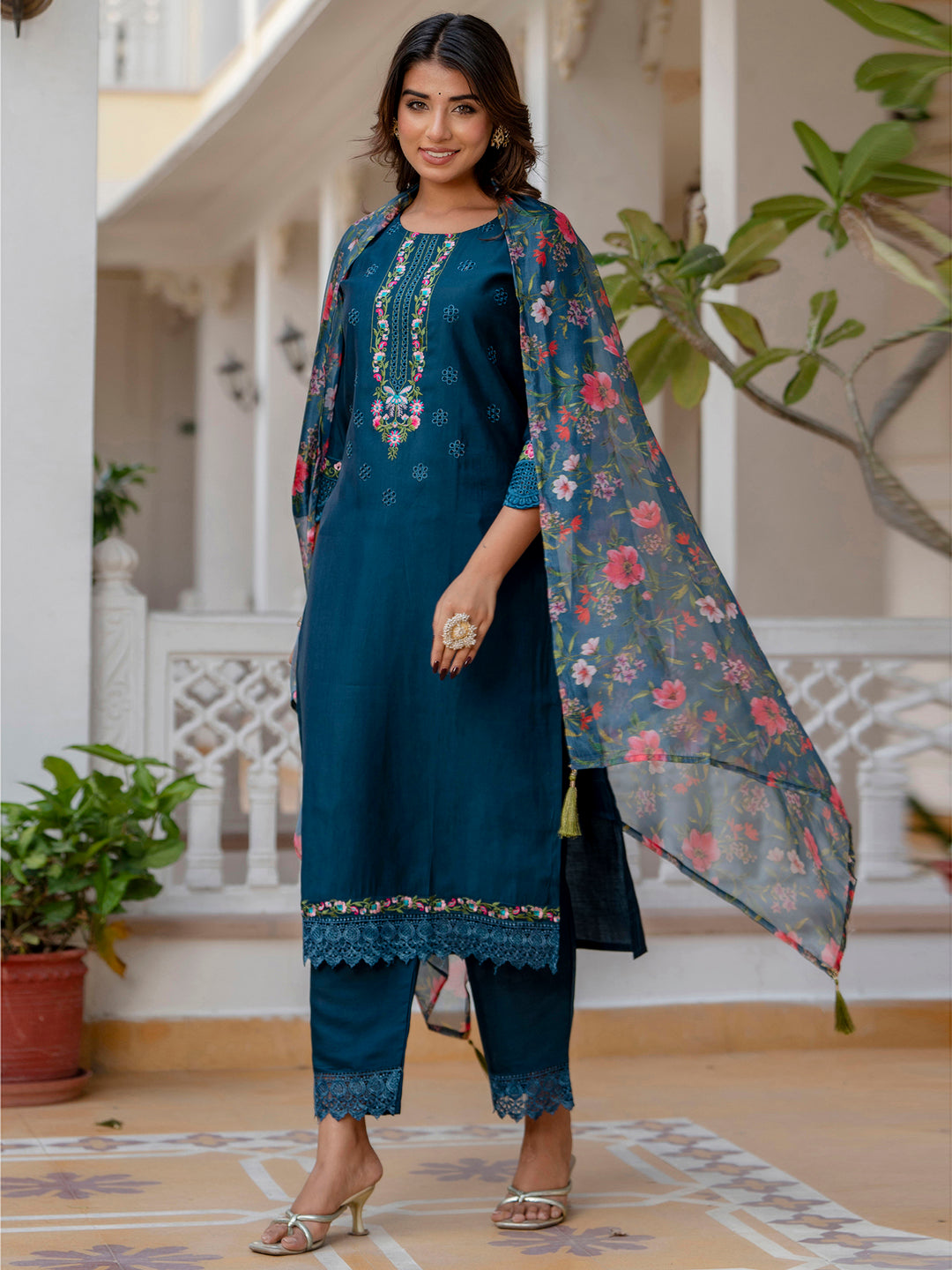 VredeVogel Women Kurta and Pant Sets Viscose Roman Silk Fabric