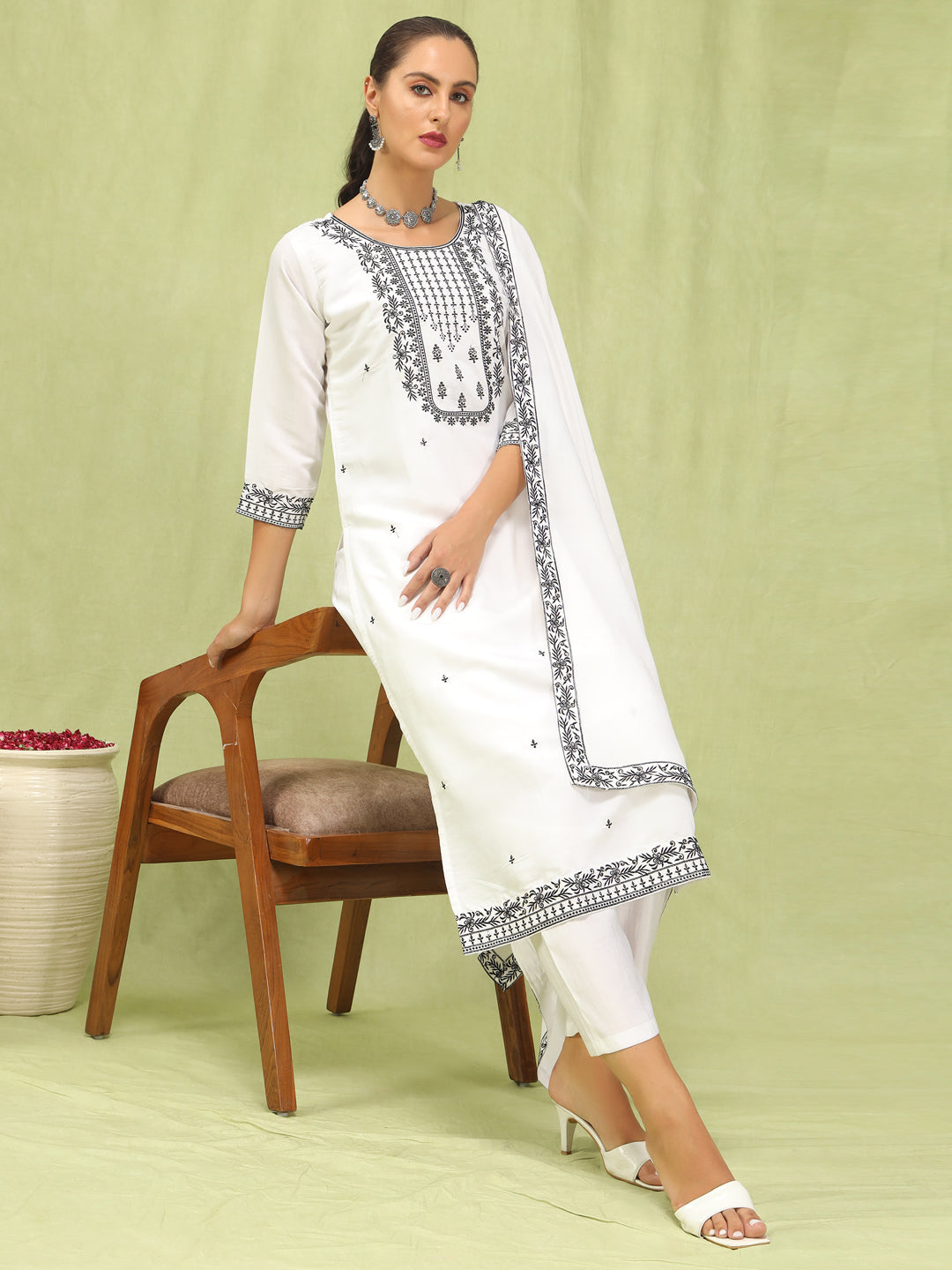 VredeVogel Women’s Viscose Roman Silk Embroidery Straight Kurta Pant with Dupatta Set