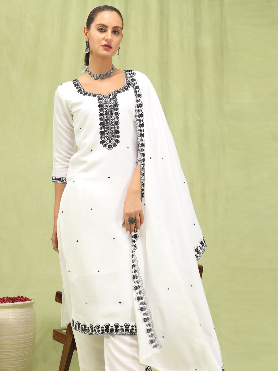 VredeVogel Women’s Viscose Roman Silk Embroidery Straight Kurta Pant with Dupatta Set