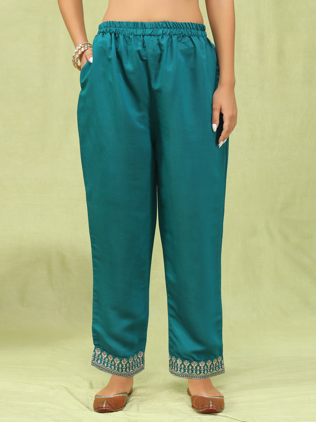VredeVogel Women’s Viscose Roman Silk Embroidery Straight Kurta Pant with Dupatta Set