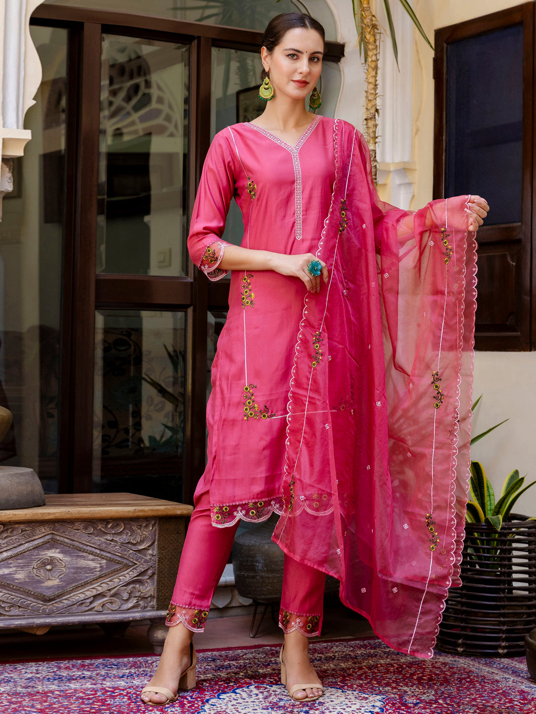VredeVogel Women Kurta and Pant Sets Viscose Roman Silk Fabric