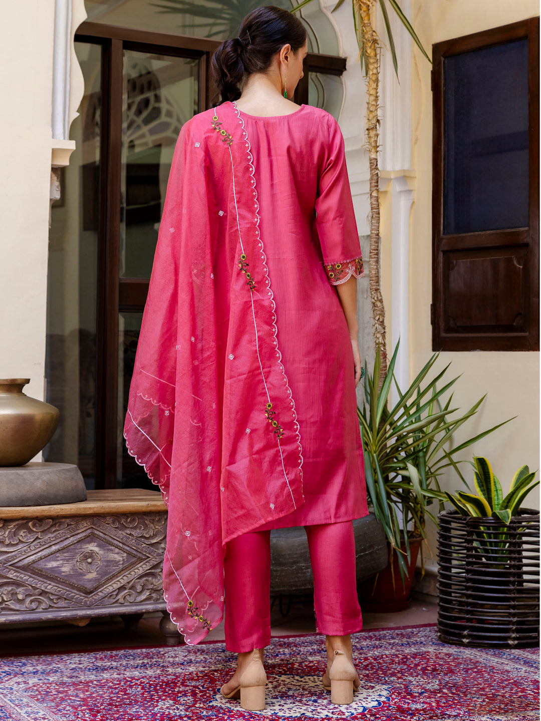 VredeVogel Women Kurta and Pant Sets Viscose Roman Silk Fabric