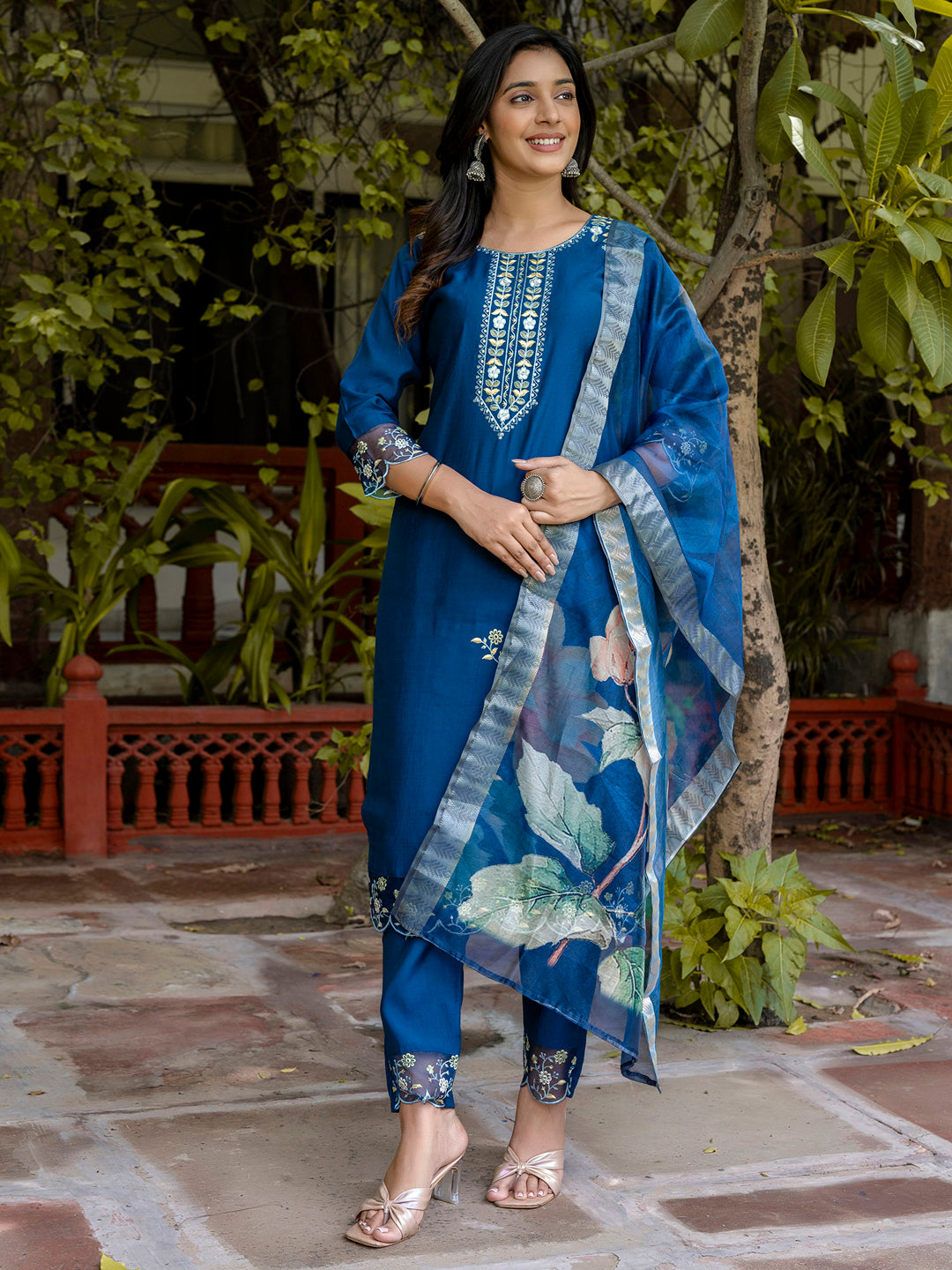 VredeVogel  Women Silk Blend Kurta Pant Dupatta Set