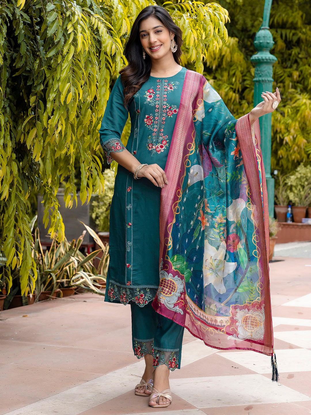 VredeVogel  Women Silk Blend Kurta Pant Dupatta Set