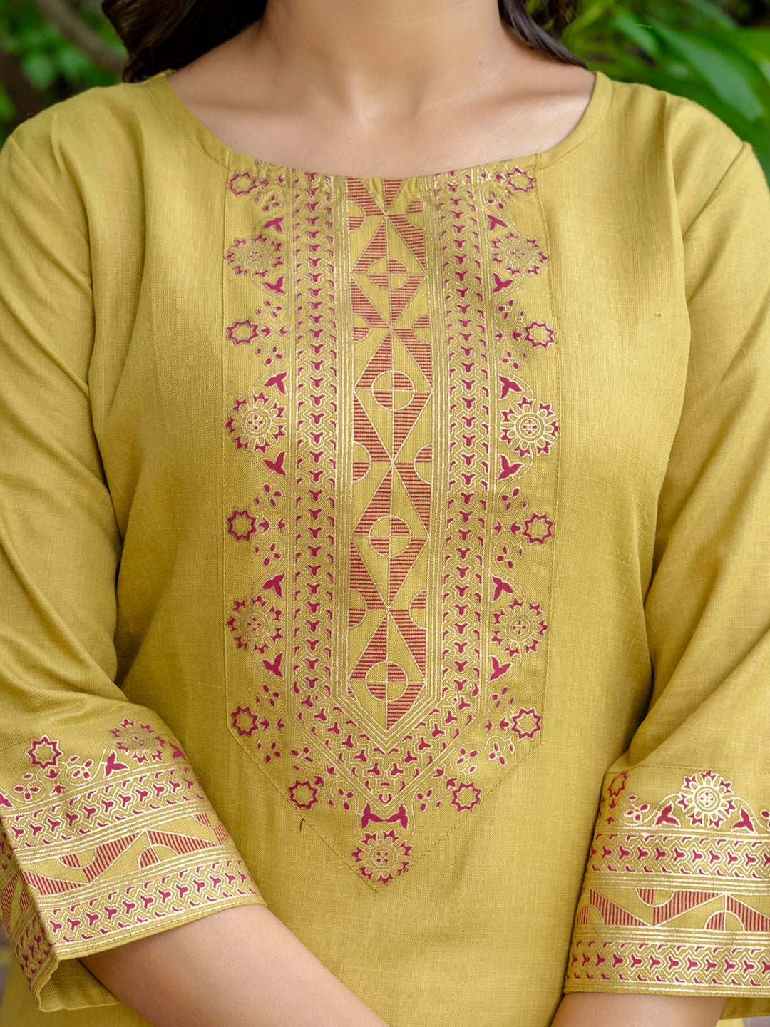 VredeVogel Kurta Set with Dupatta Foil Print Kurta Set for Women