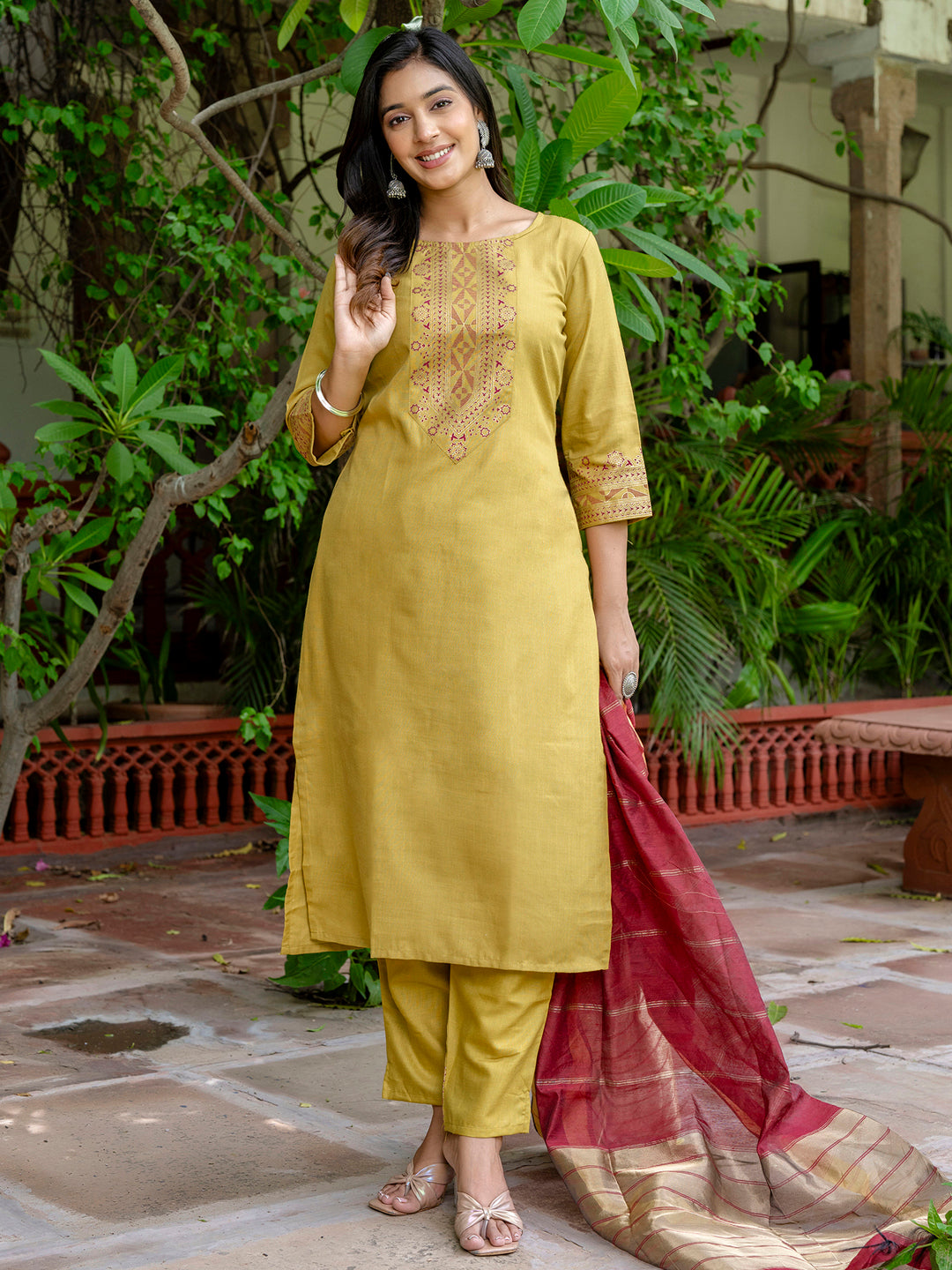 VredeVogel Kurta Set with Dupatta Foil Print Kurta Set for Women