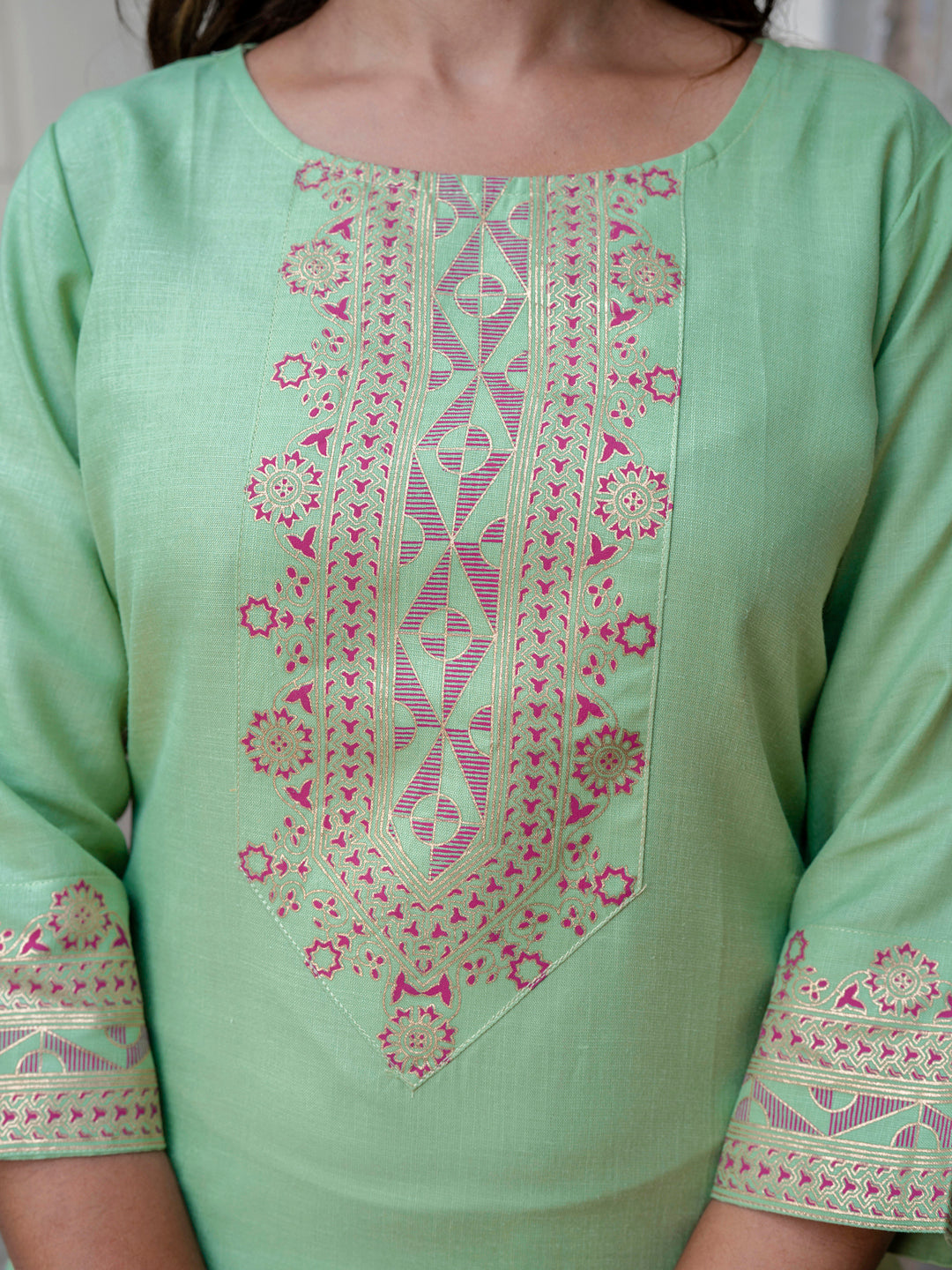 VredeVogel Kurta Set with Dupatta Foil Print Kurta Set for Women