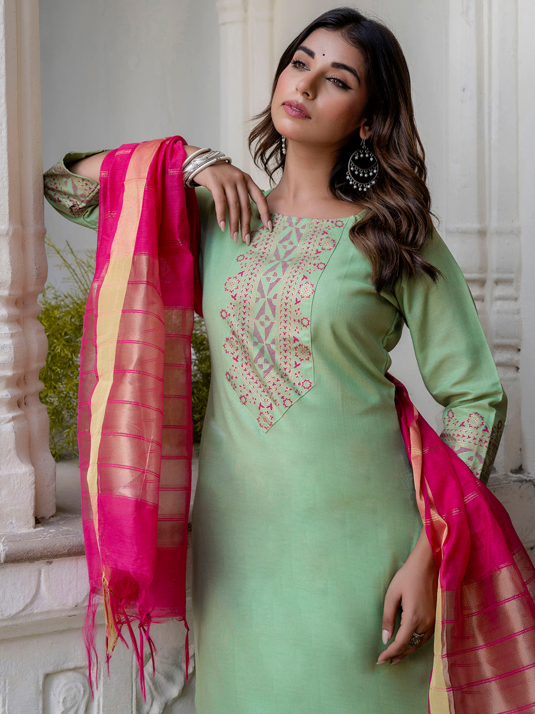 VredeVogel Kurta Set with Dupatta Foil Print Kurta Set for Women