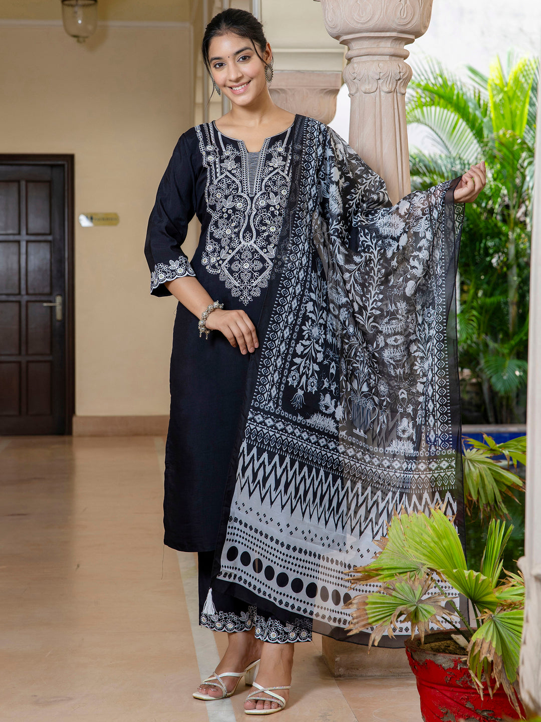 VredeVogel Viscose Rayon Kurta and Pant