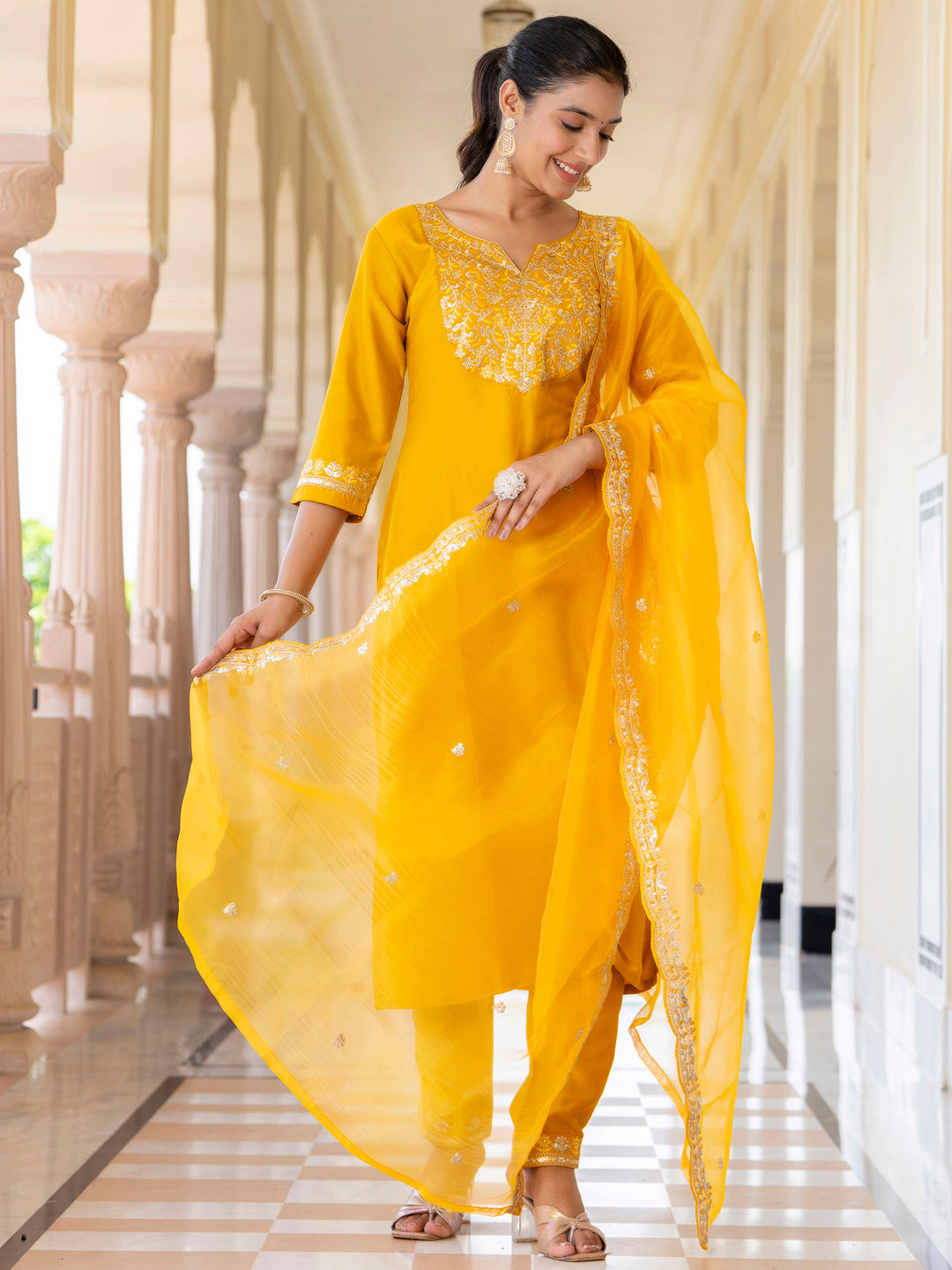 VredeVogel Viscose Rayon Kurta and Pant