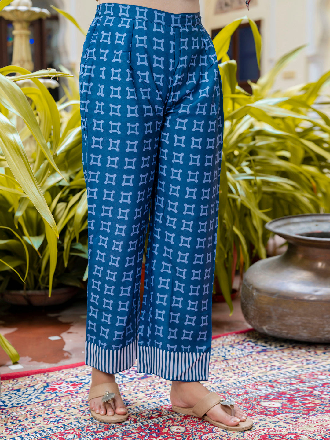VredeVogel  Women Cotton Blend Kurta Pant Dupatta Set