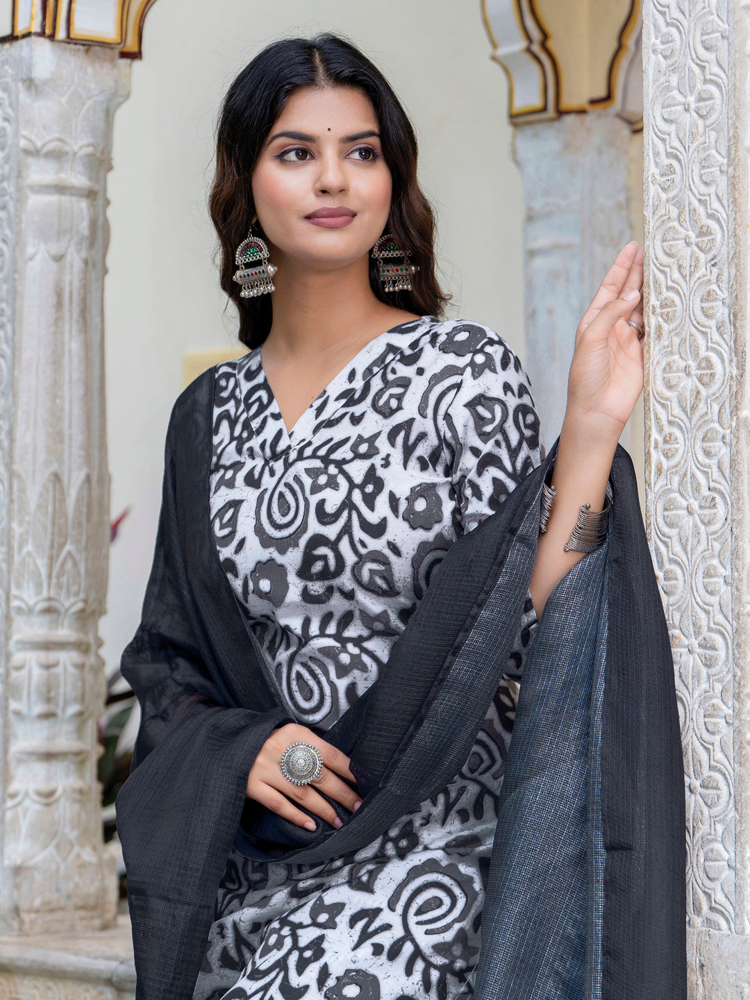 VredeVogel  Women Cotton Blend Kurta Pant Dupatta Set