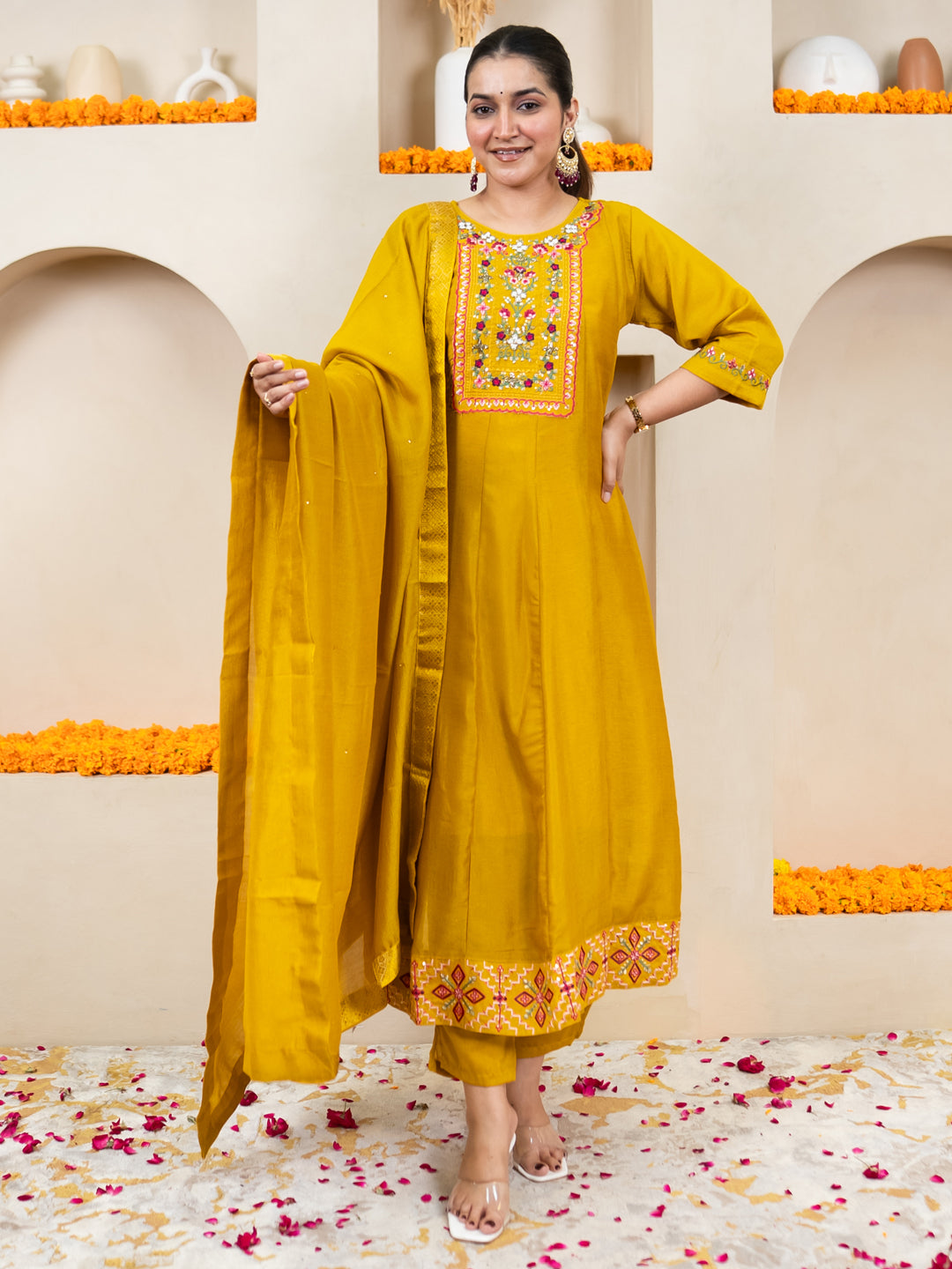 Saadhvi Yellow Women Silk Blend Kurta Pant Dupatta Set