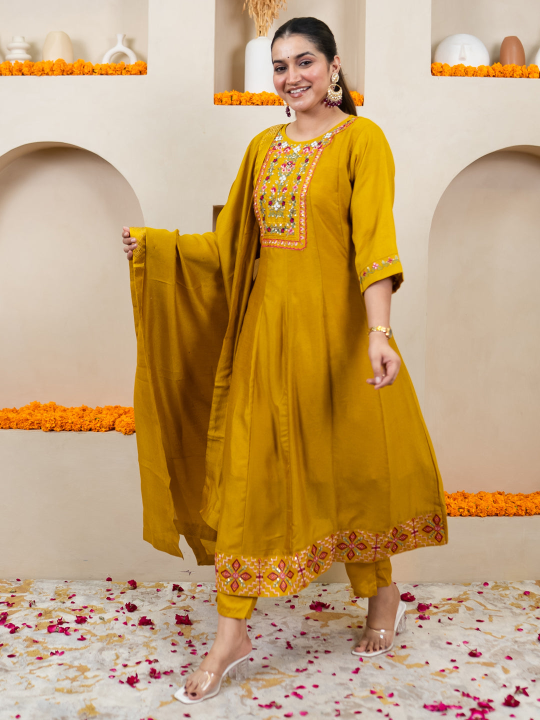 Saadhvi Yellow Women Silk Blend Kurta Pant Dupatta Set