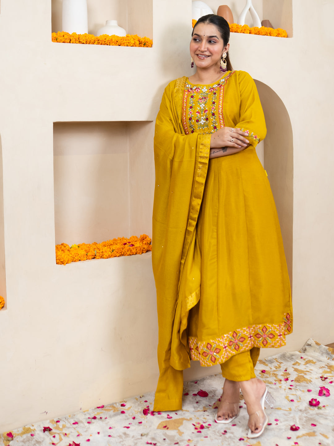 Saadhvi Yellow Women Silk Blend Kurta Pant Dupatta Set