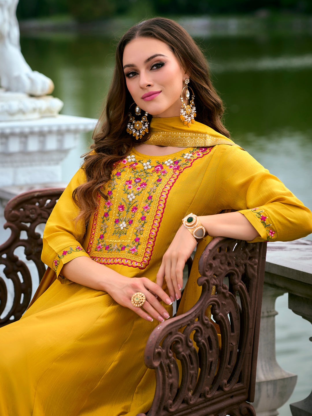 VredeVogel  Women Silk Blend Kurta Pant Dupatta Set