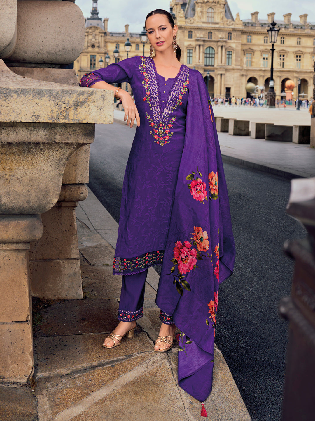 VredeVogel Women Silk Blend Kurta Pant Dupatta Set