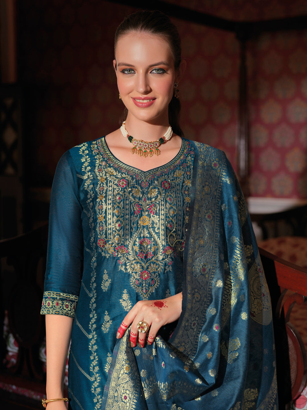 VredeVogel Women Silk Blend Kurta Pant Dupatta Set