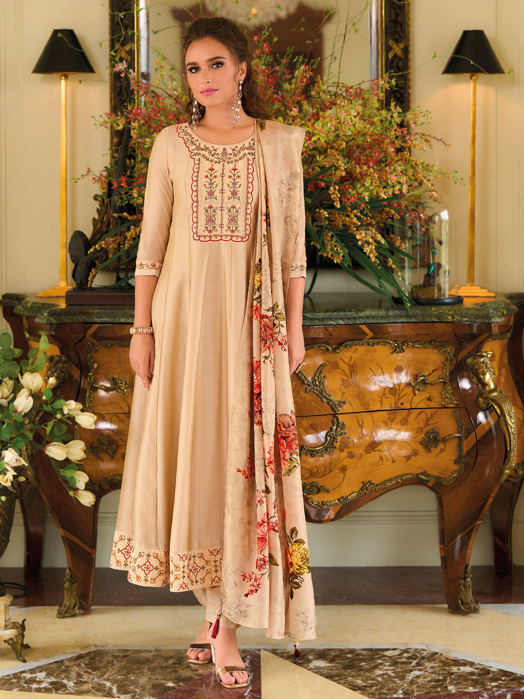 VredeVogel Women Silk Blend Kurta Pant Dupatta Set