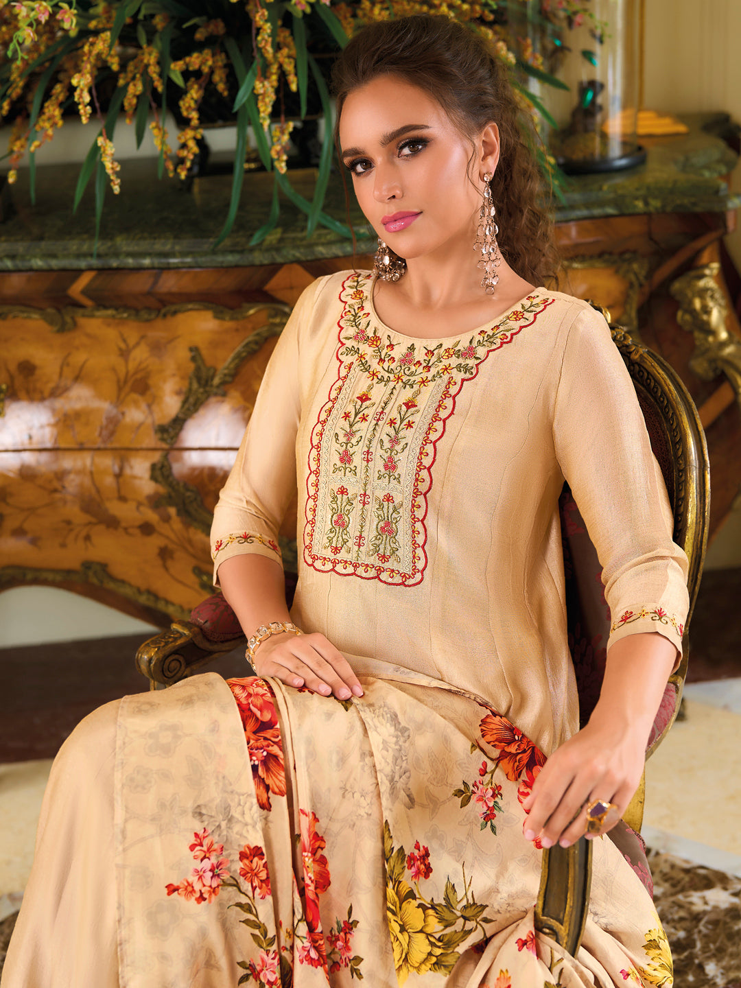 VredeVogel Women Silk Blend Kurta Pant Dupatta Set