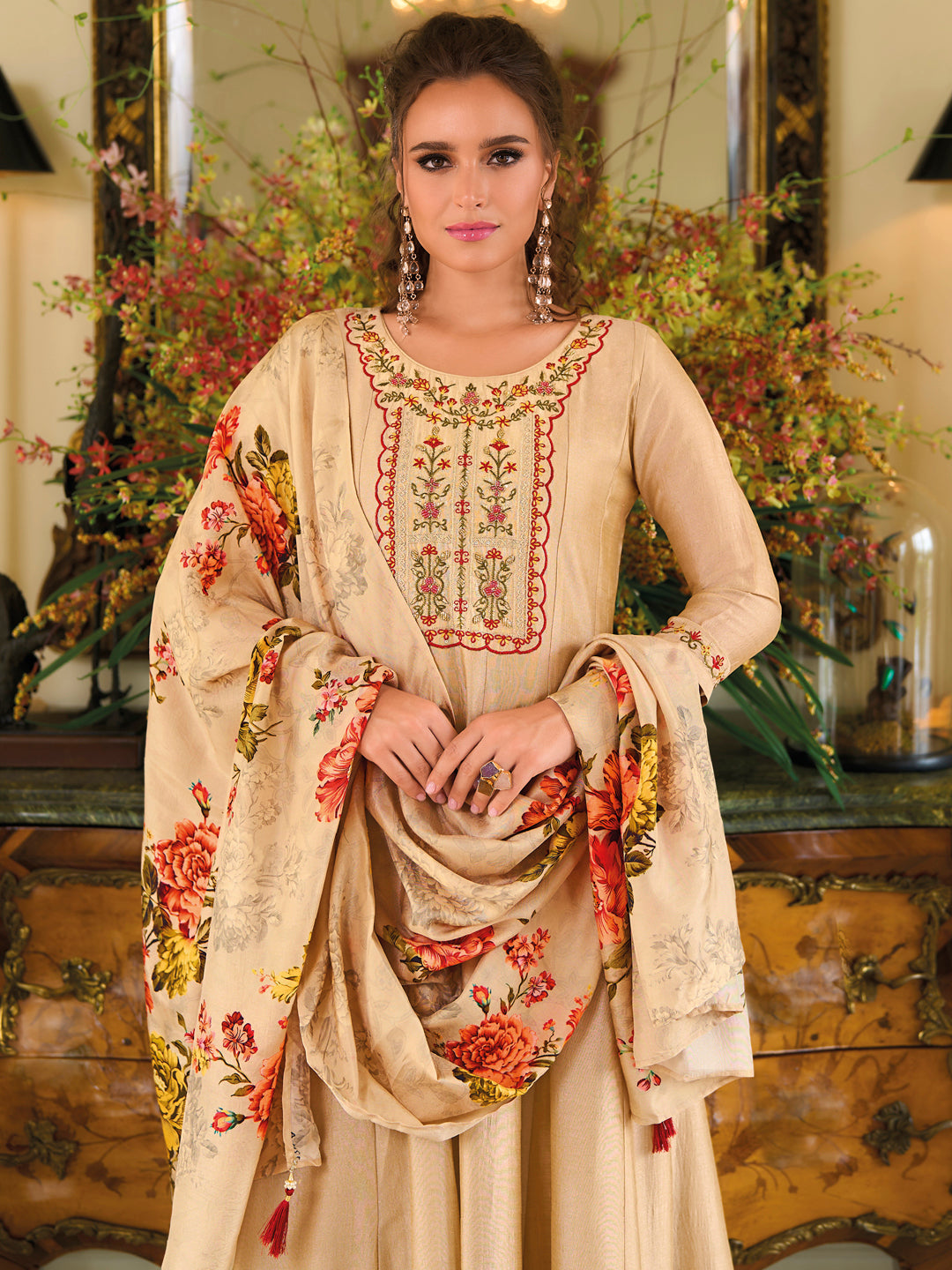 VredeVogel Women Silk Blend Kurta Pant Dupatta Set