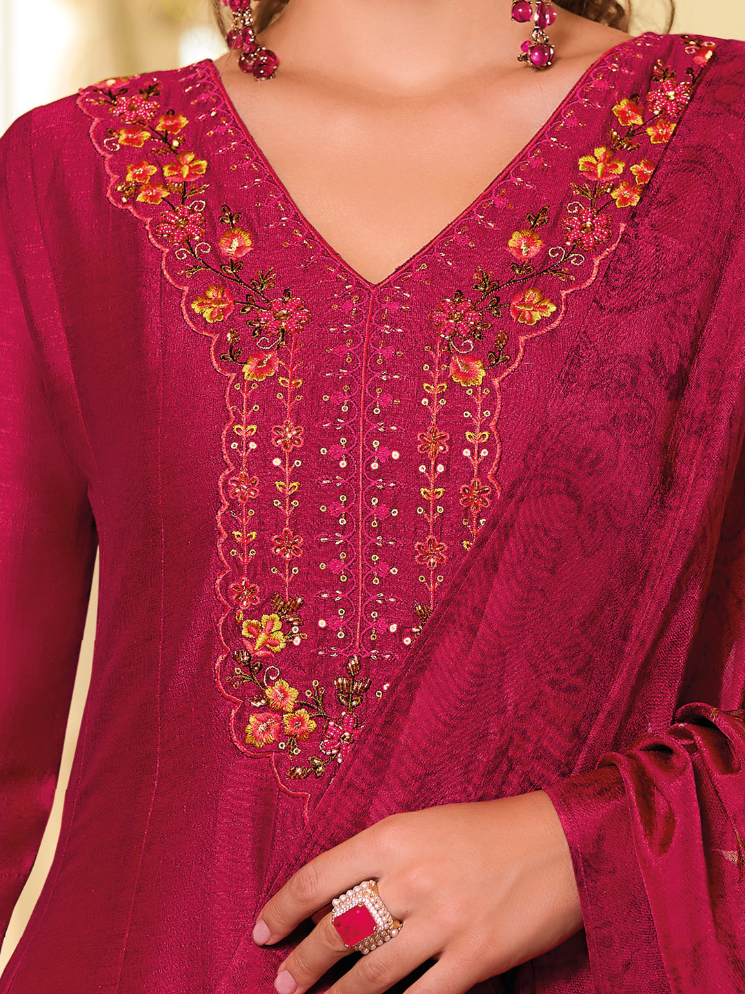 VredeVogel Women Silk Blend Kurta Pant Dupatta Set
