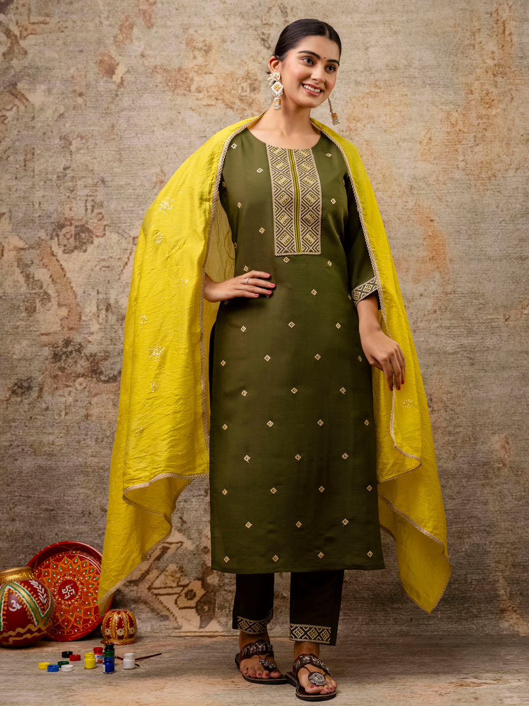 VredeVogel Women Kurta and Pant Sets Silk Blend Fabric