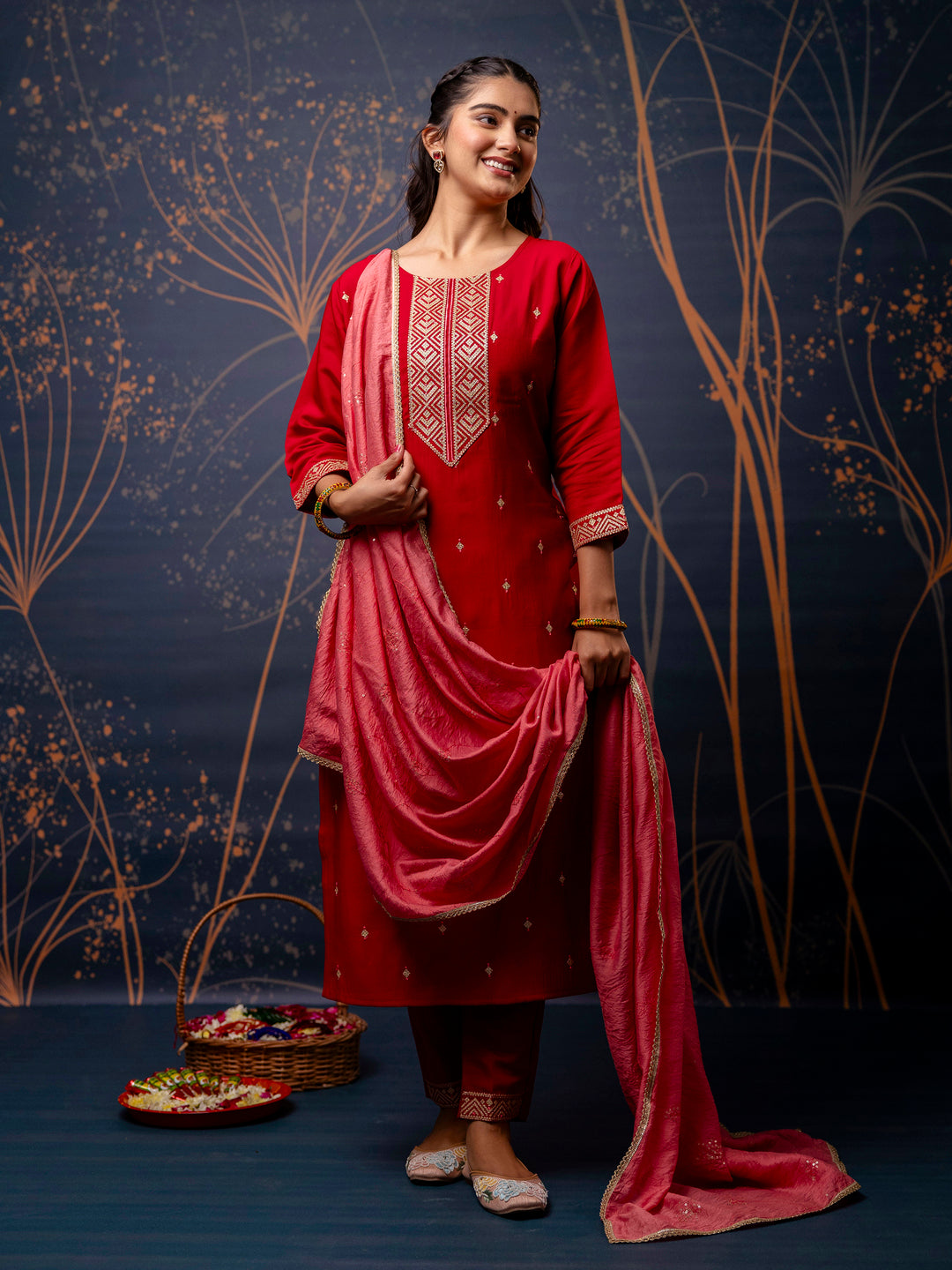 VredeVogel Women Kurta and Pant Sets Silk Blend Fabric