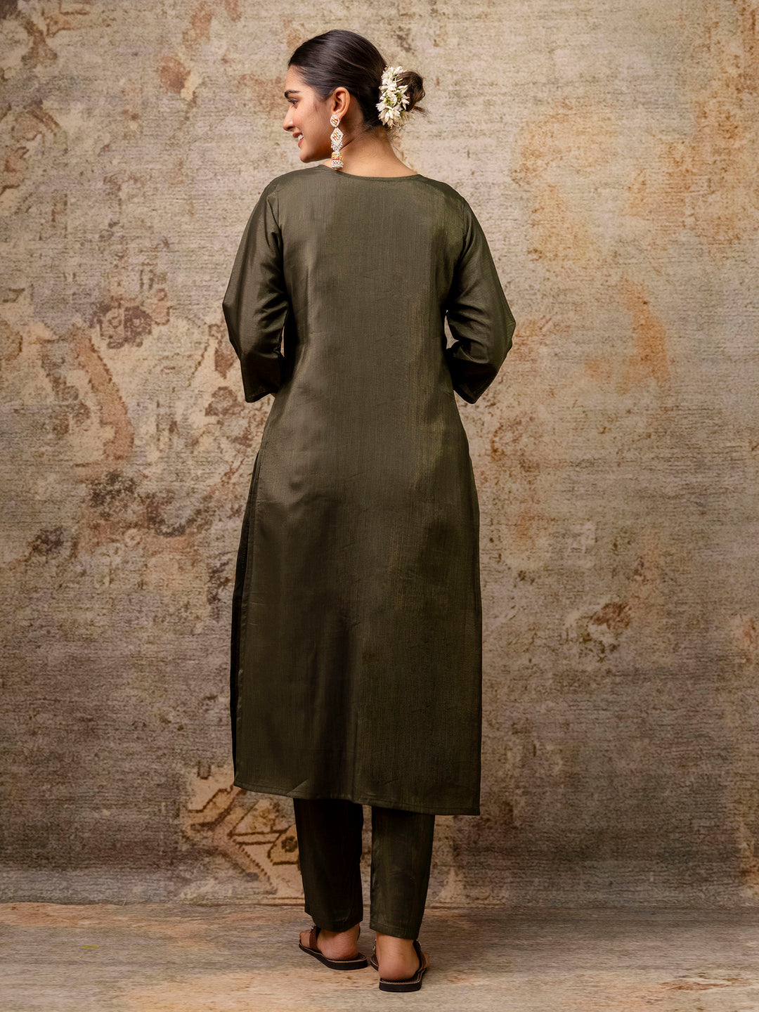 VredeVogel Women Kurta and Pant Sets Simar Silk fabric
