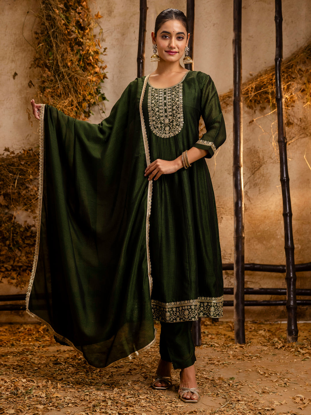 VredeVogel Women's Embroidered Silk Blend Anarkali Kurta Pant With Dupatta Set