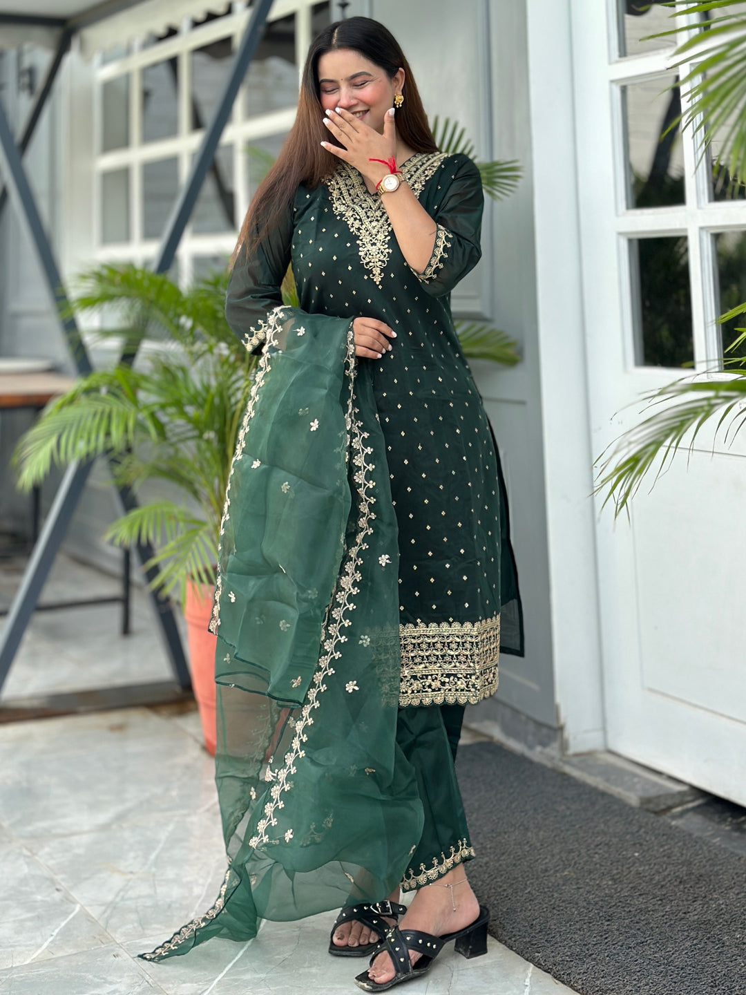 Vedhika Women’s Embroidered Chanderi Silk Kurta & Pant Set – Ready-to-Wear Festive Outfit